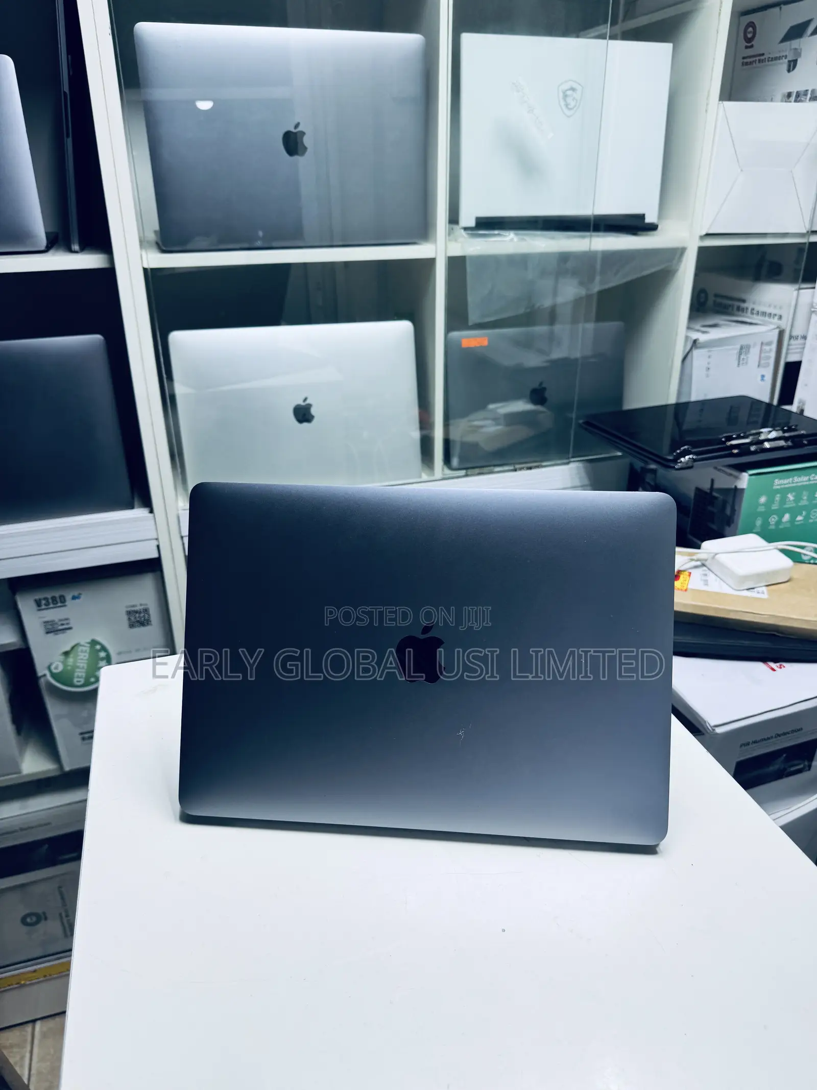 Laptop Apple MacBook Pro 2020 16GB Intel Core I7 SSD 512GB