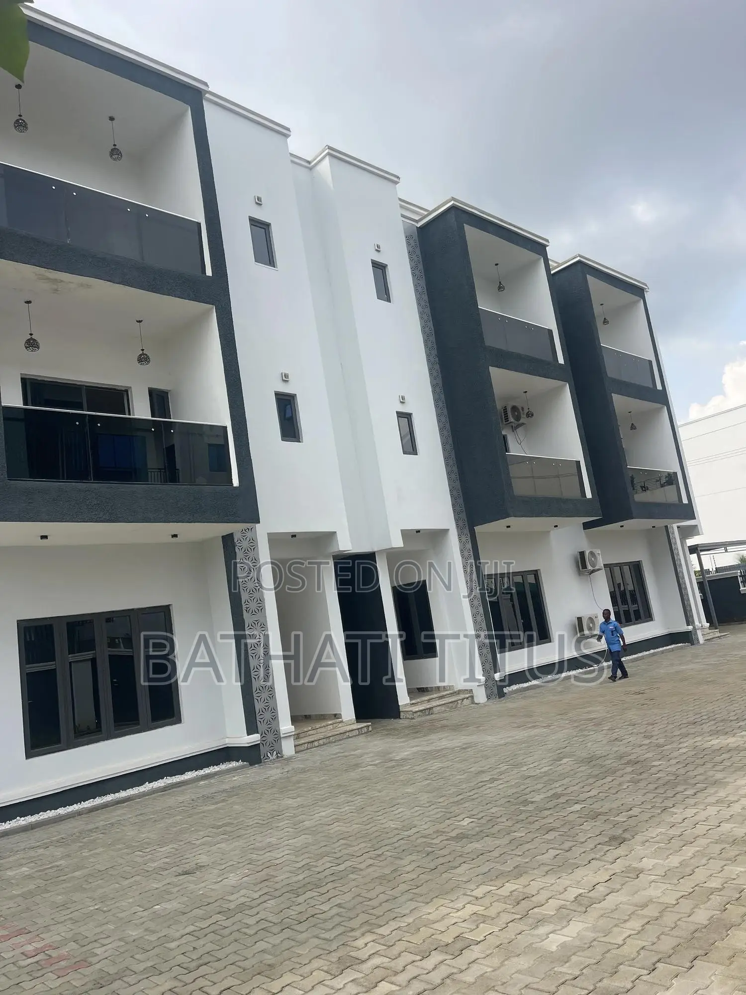 4bdrm Duplex in Jahi for sale