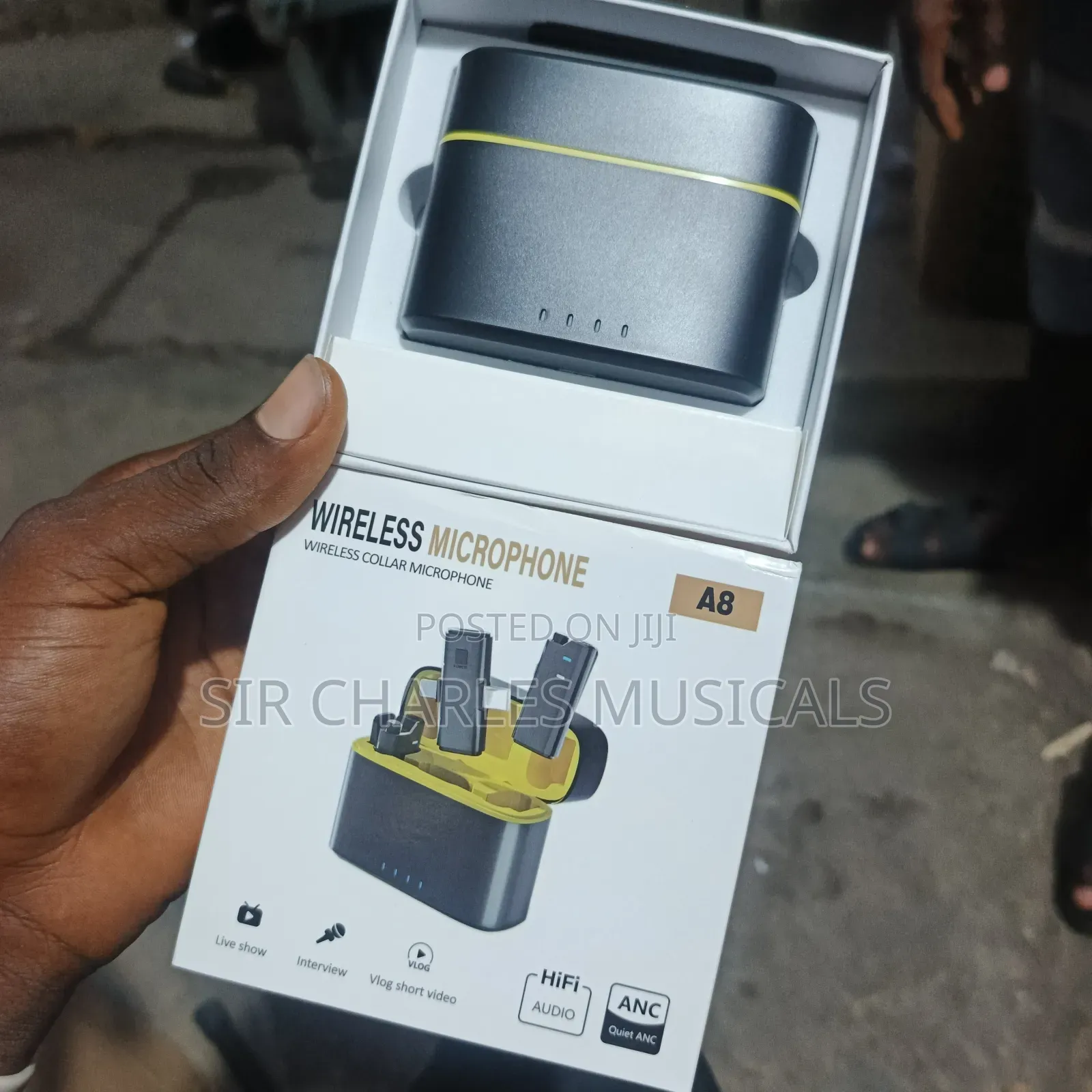 High Quality A8 Wireless Lapel Microphone Intelligent Noise Reduction.