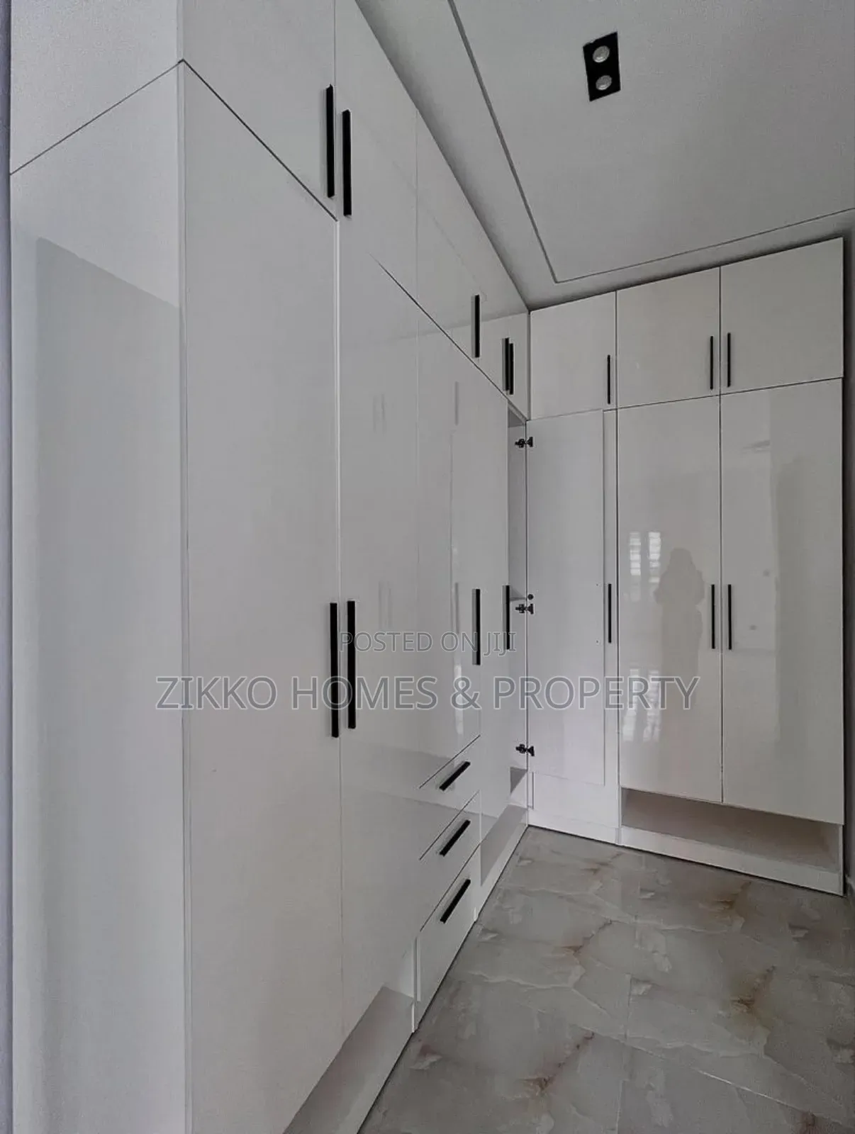5bdrm Duplex in Pinock Estate, Lekki for sale