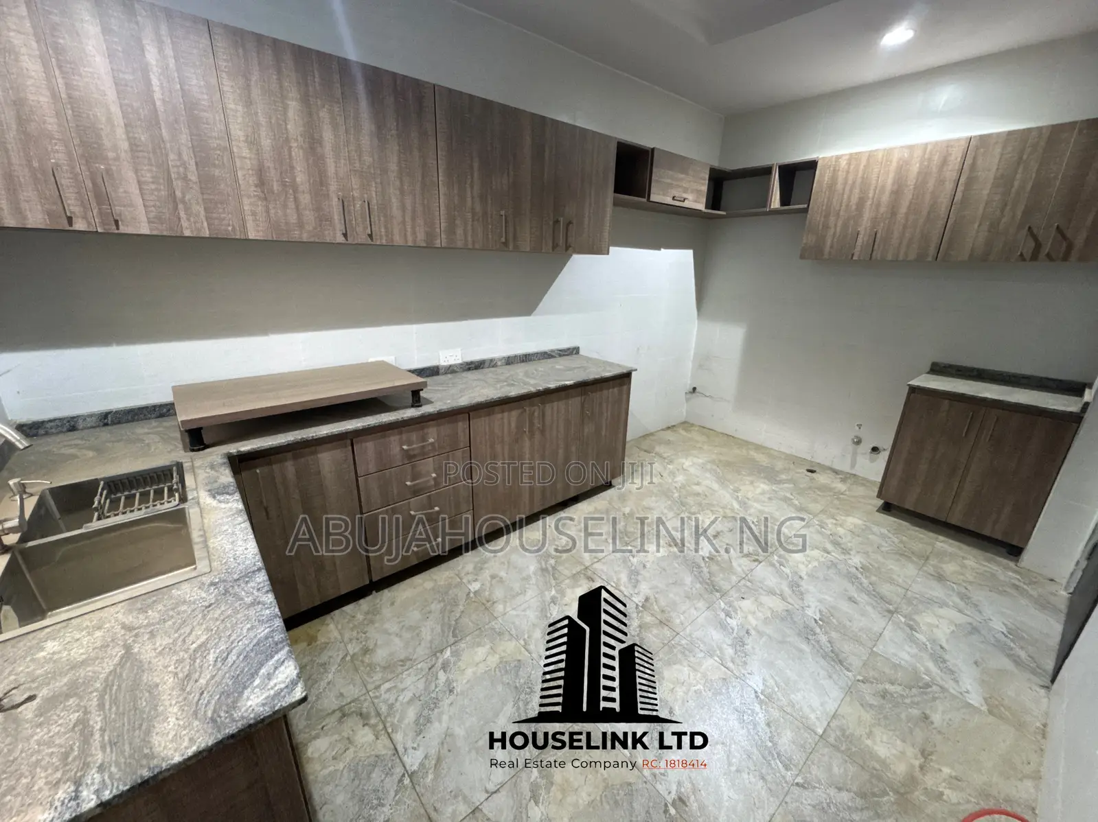 4bdrm Duplex in Guzape Main Abuja for sale