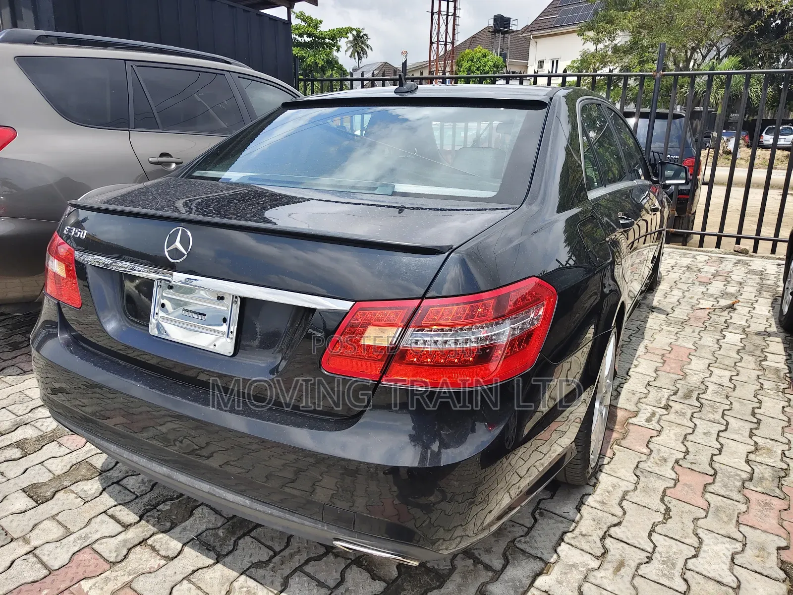 Mercedes-Benz E350 Base 4Matic Sedan AWD (3.5L 6cyl 7A) 2011 Black