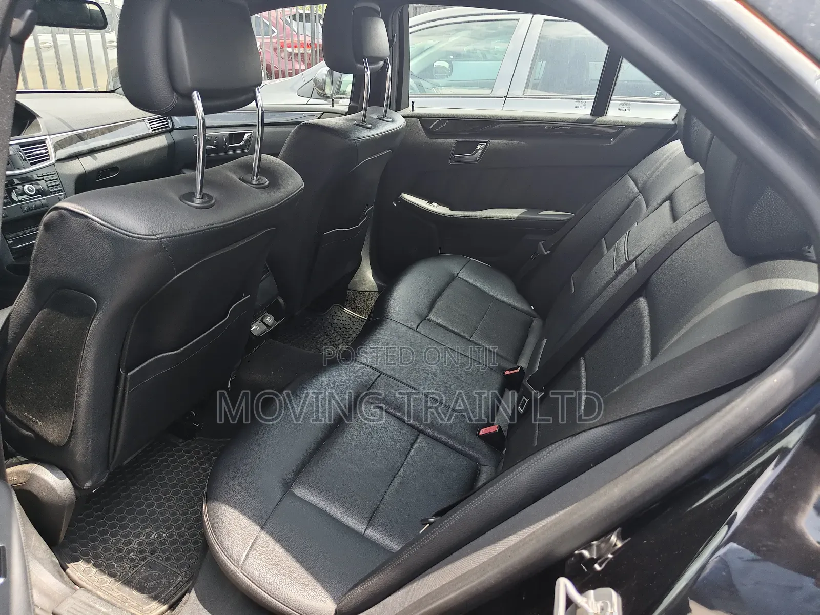 Mercedes-Benz E350 Base 4Matic Sedan AWD (3.5L 6cyl 7A) 2011 Black
