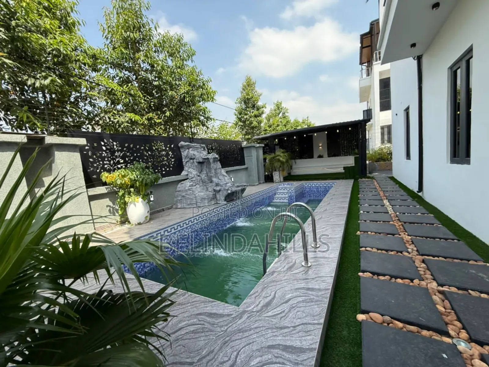 5bdrm Duplex in Kado for sale