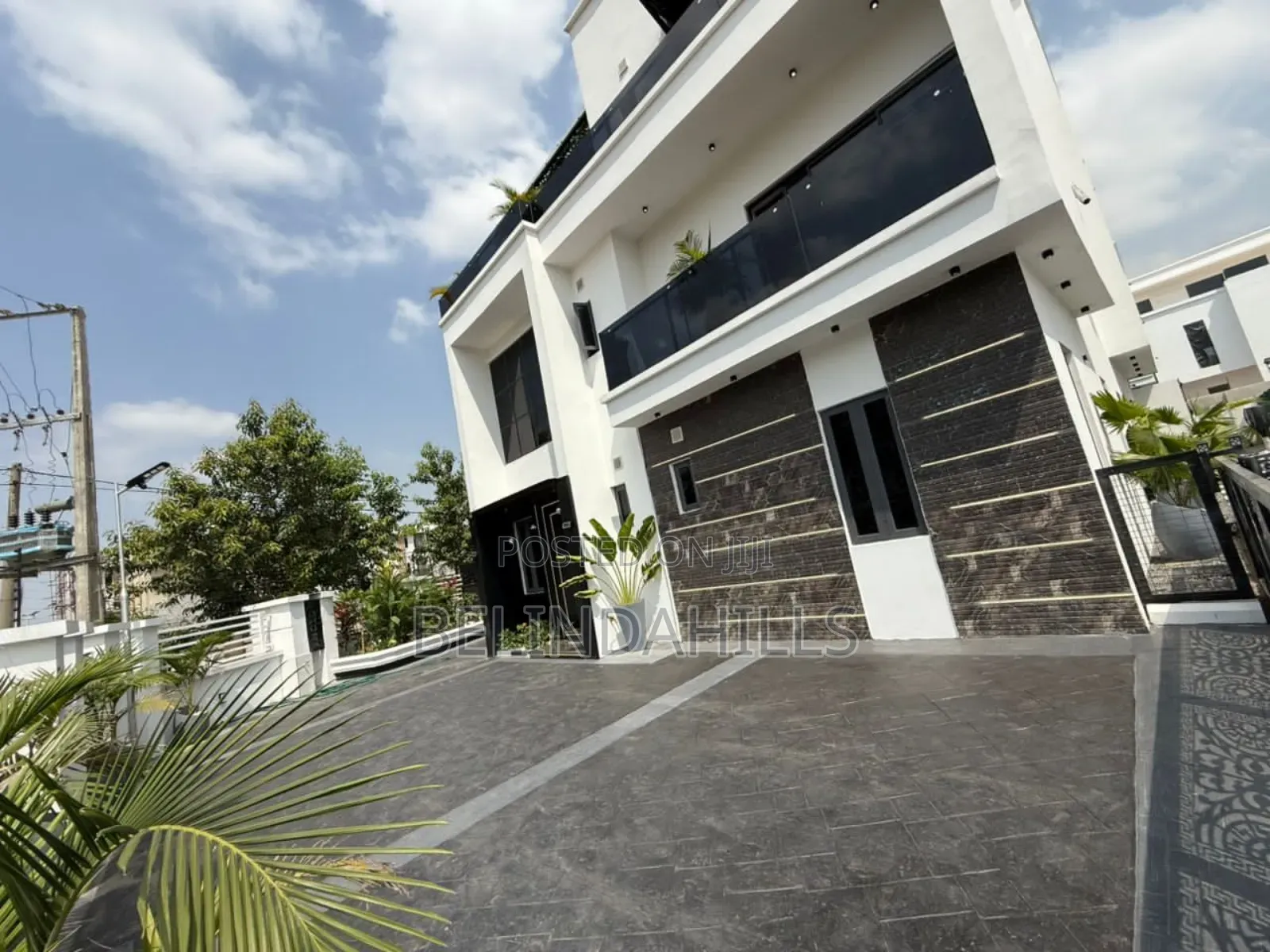 5bdrm Duplex in Kado for sale