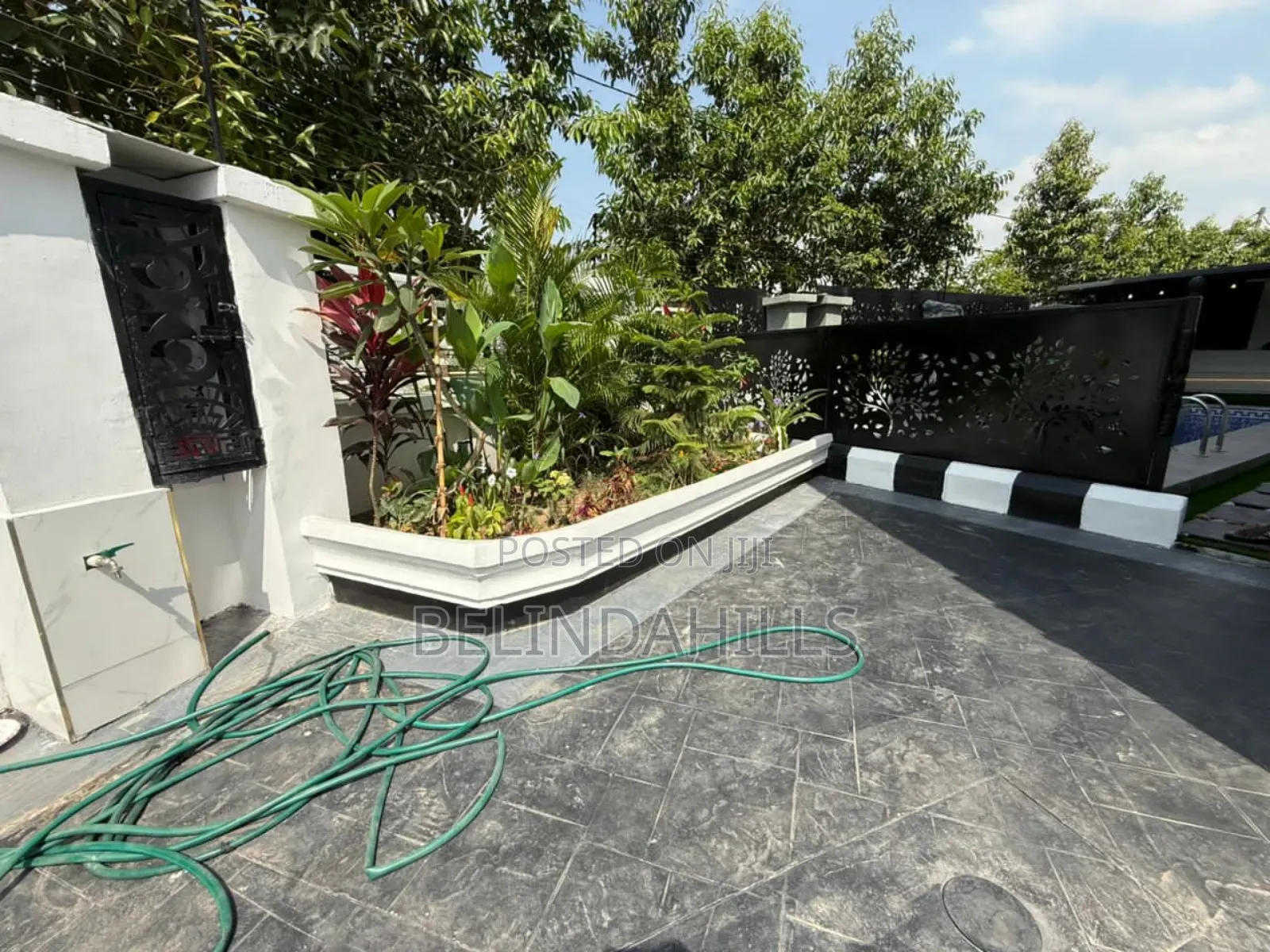 5bdrm Duplex in Kado for sale