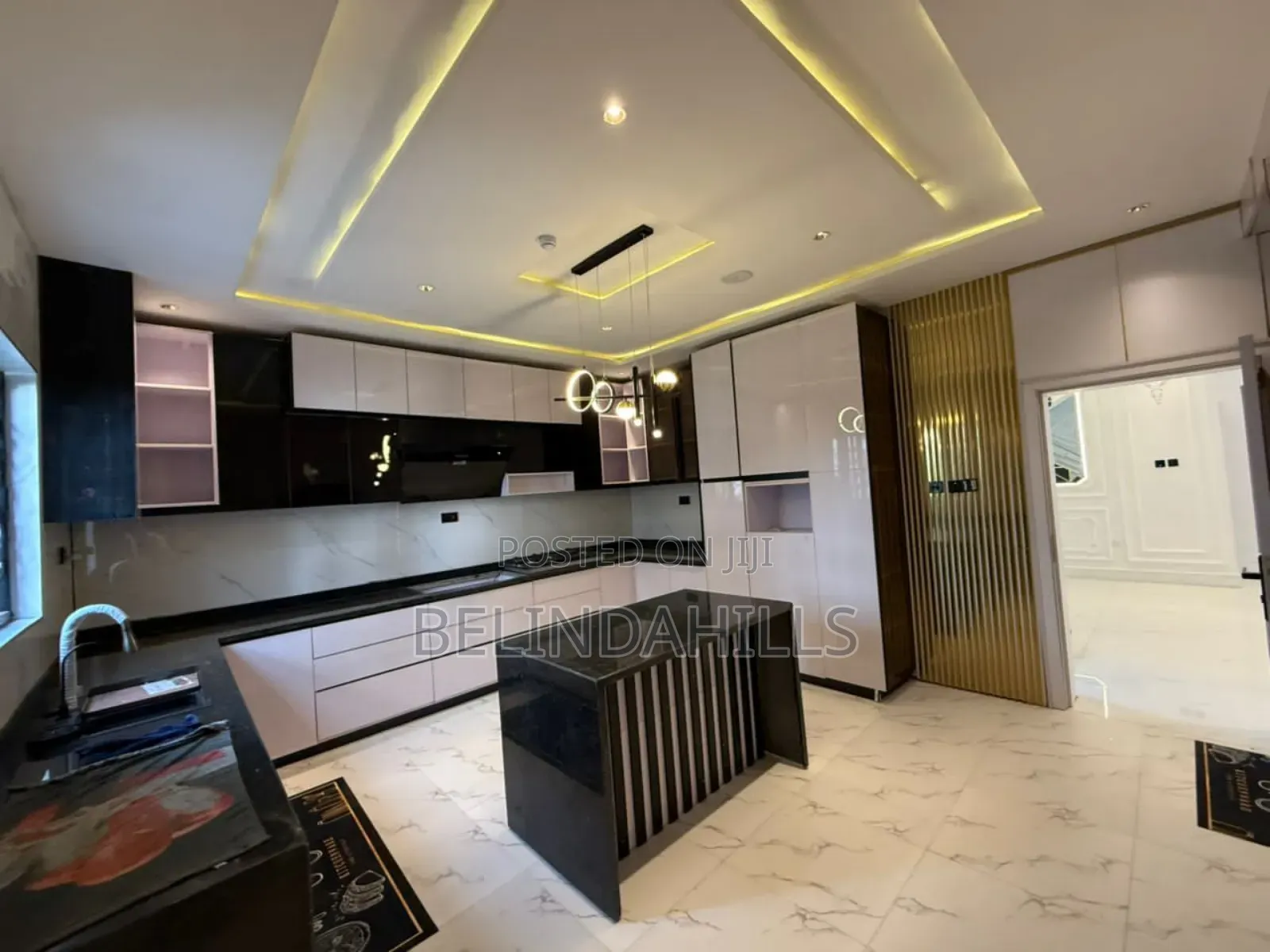 5bdrm Duplex in Kado for sale