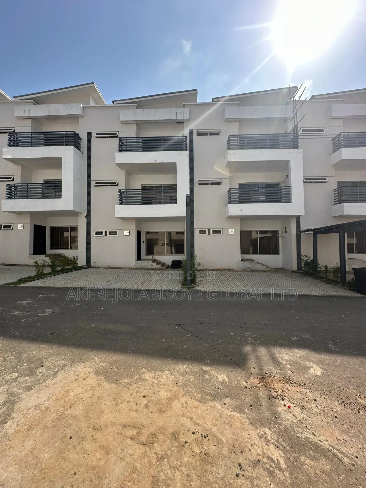 4bdrm Duplex in In An Estate Around for rent