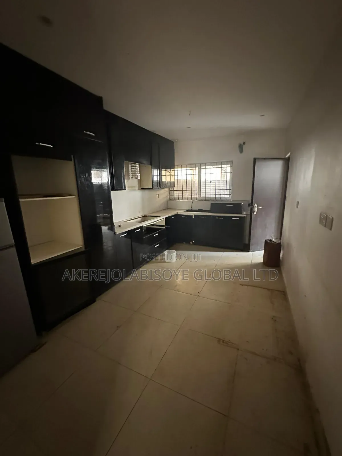 4bdrm Duplex in In An Estate Around for rent