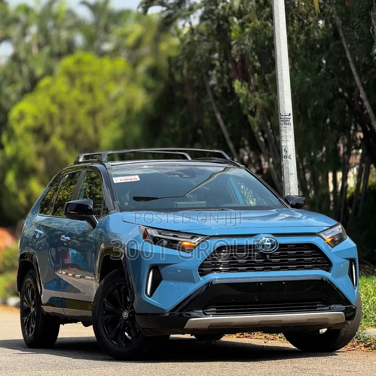 Toyota RAV4 XLE 2022 Blue