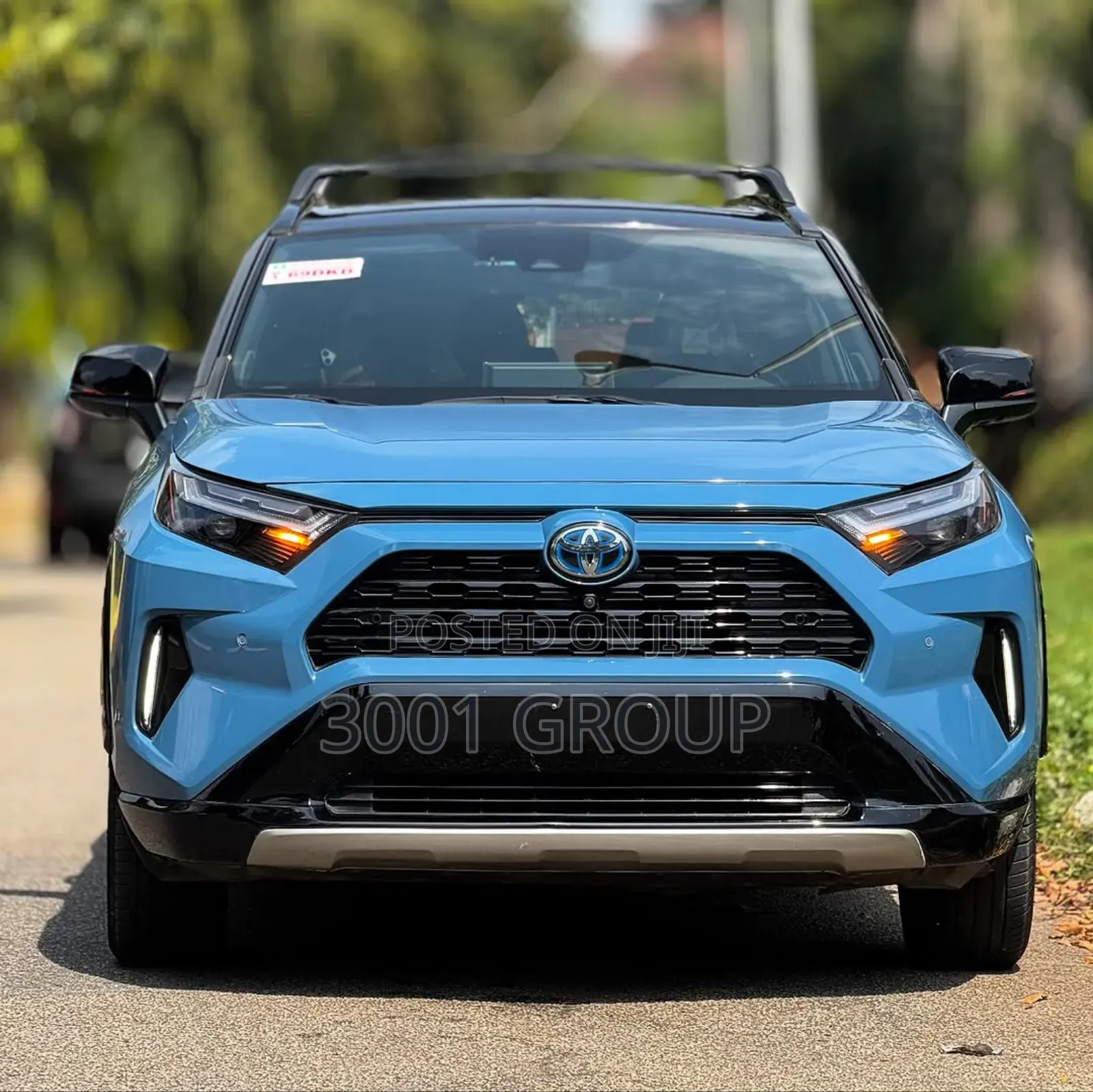 Toyota RAV4 XLE 2022 Blue