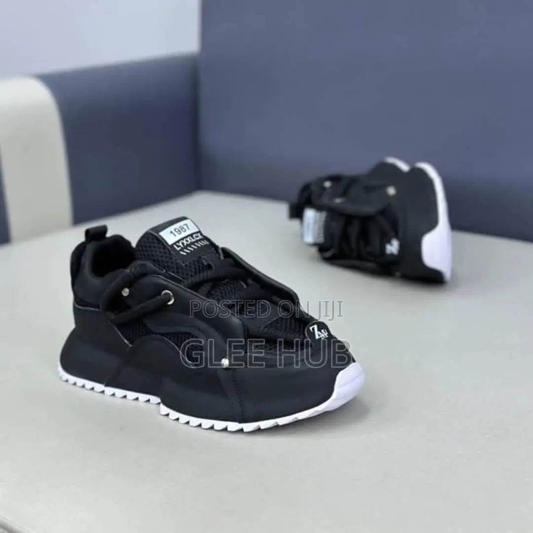 High Quality Sneakers