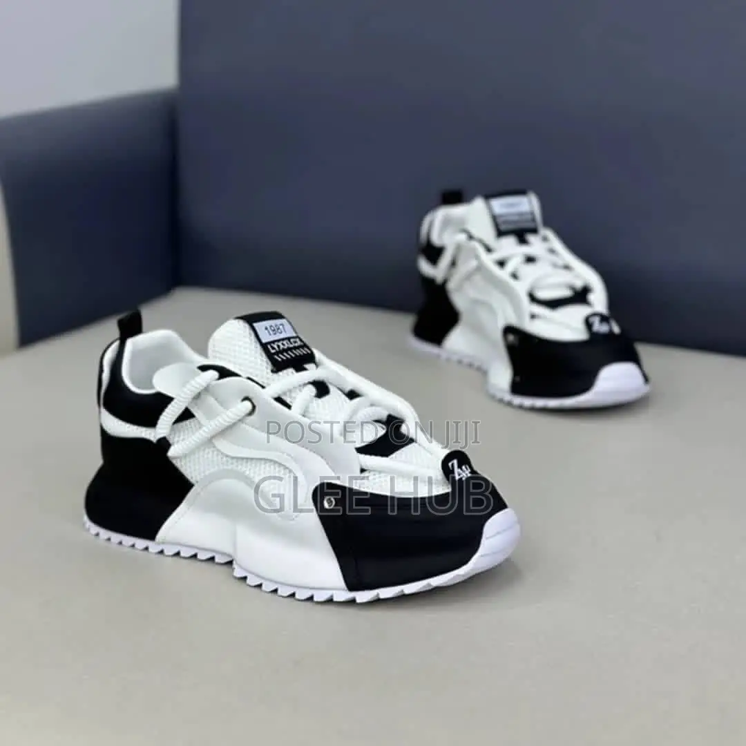 High Quality Sneakers