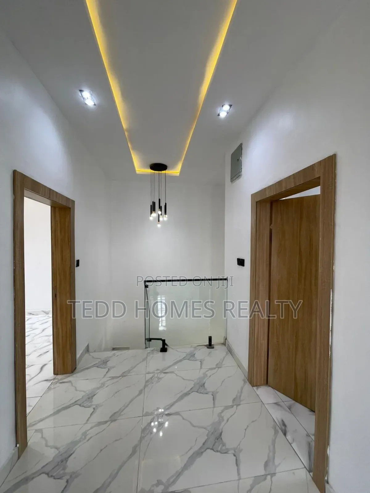 4bdrm Townhouse/Terrace in Ikota for sale