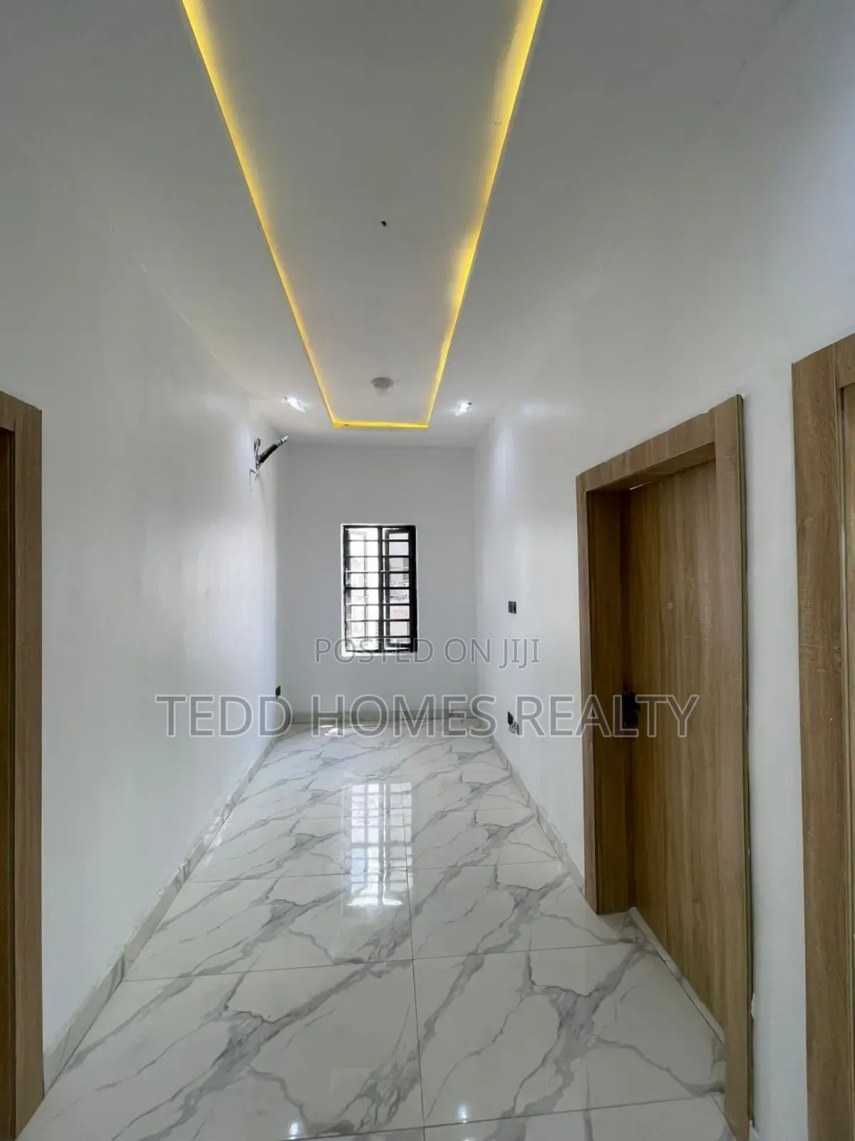 4bdrm Townhouse/Terrace in Ikota for sale