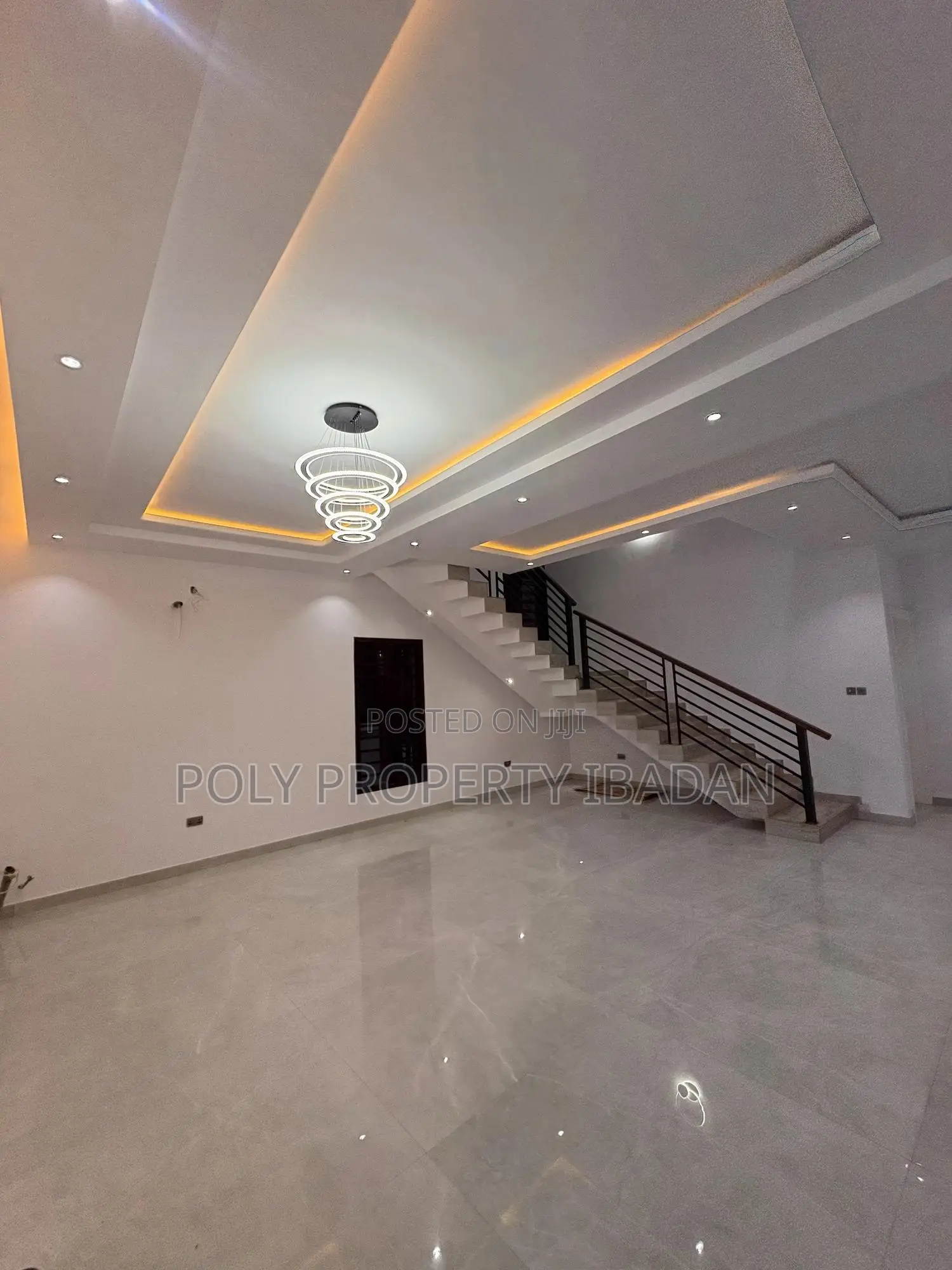 5bdrm Duplex in Legacy Estate,, Ibadan for sale