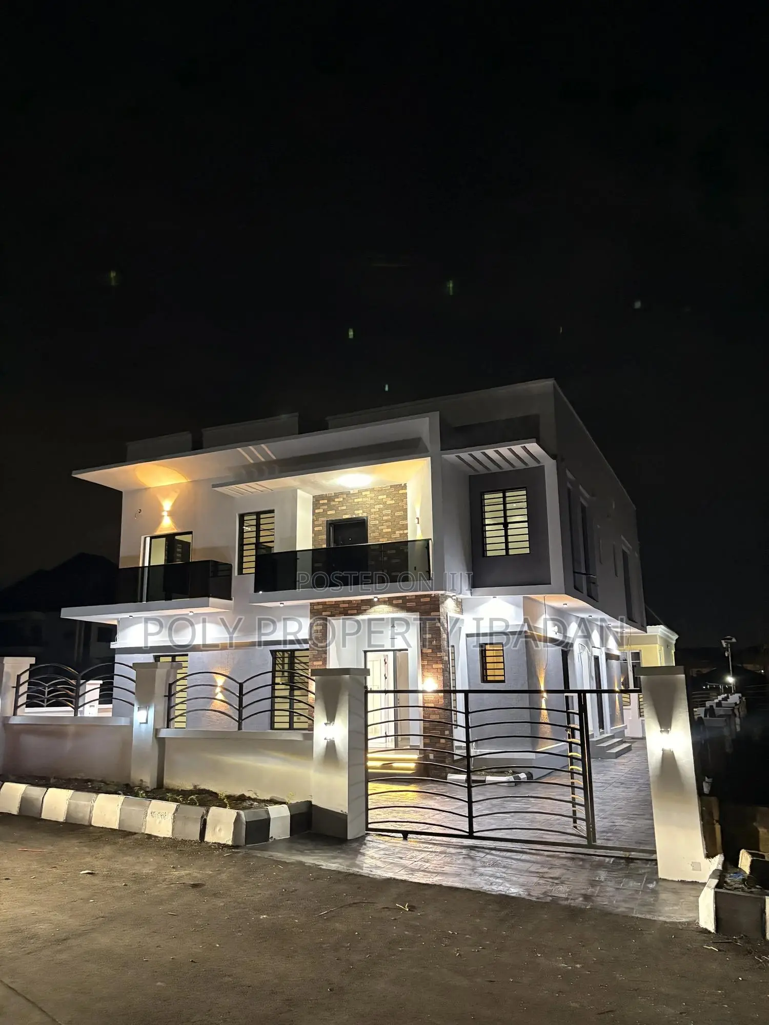 5bdrm Duplex in Legacy Estate,, Ibadan for sale