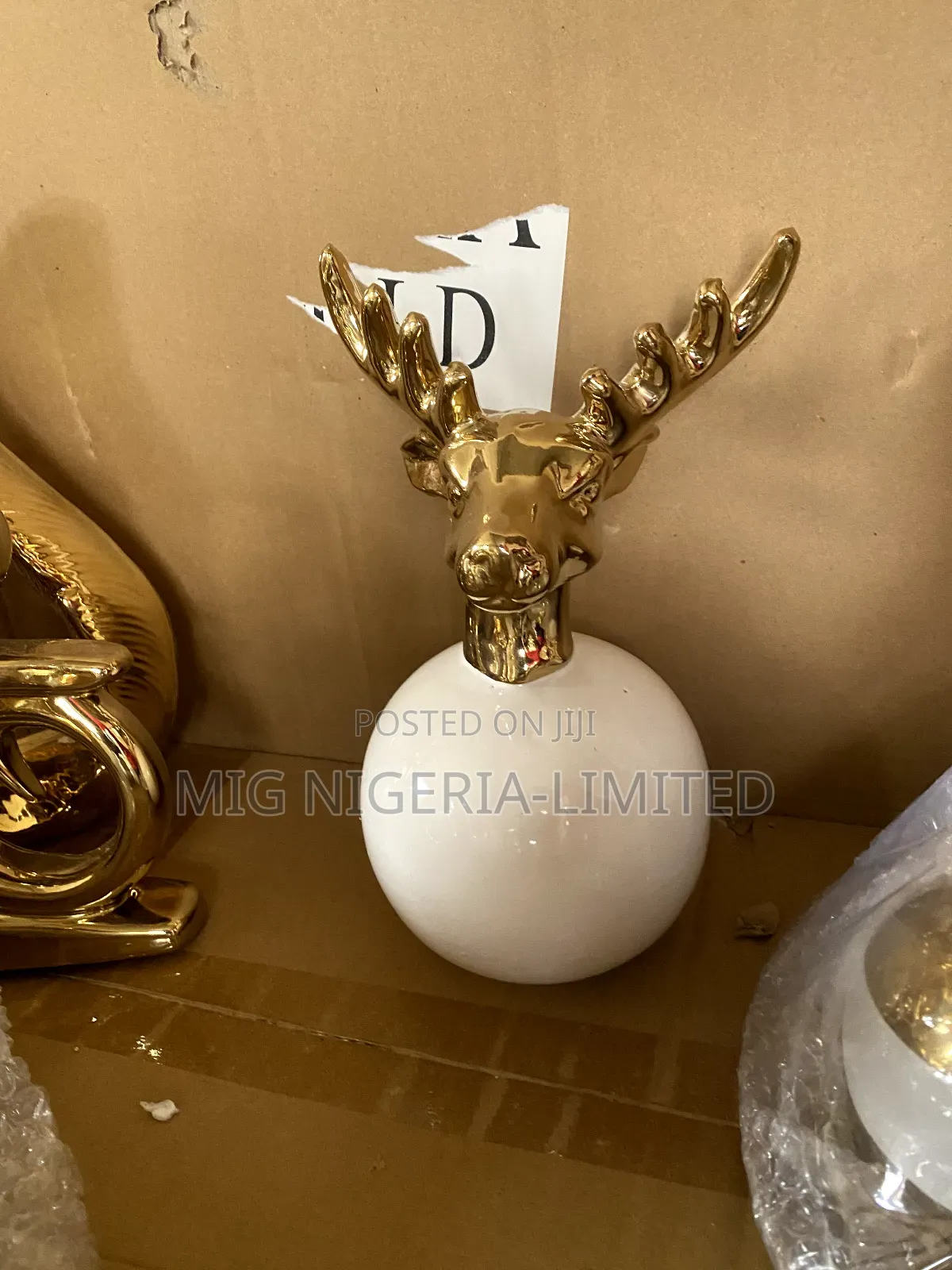Ornaments Figurines Gold Status Decorations
