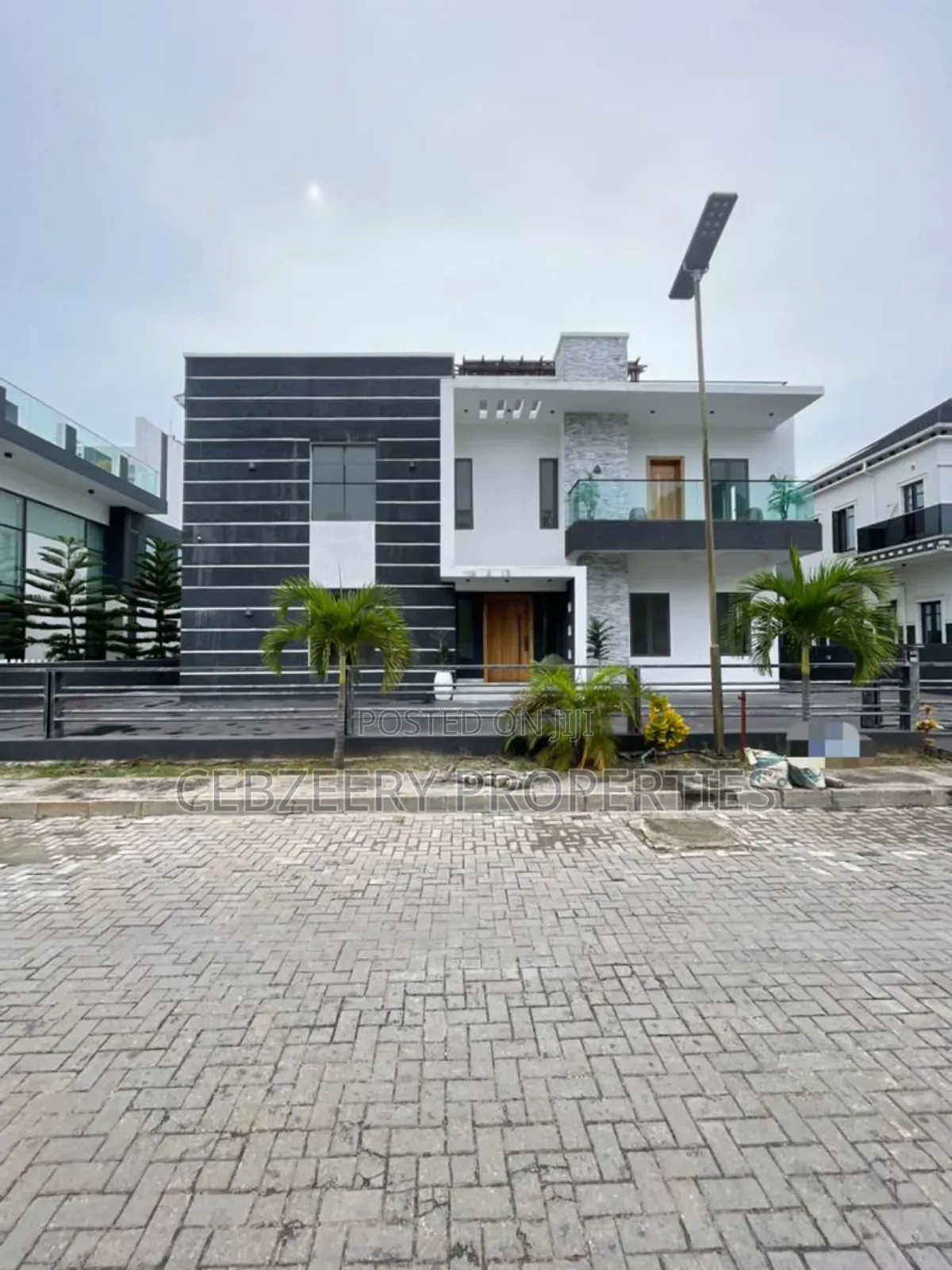 5bdrm Duplex in Ikate for sale