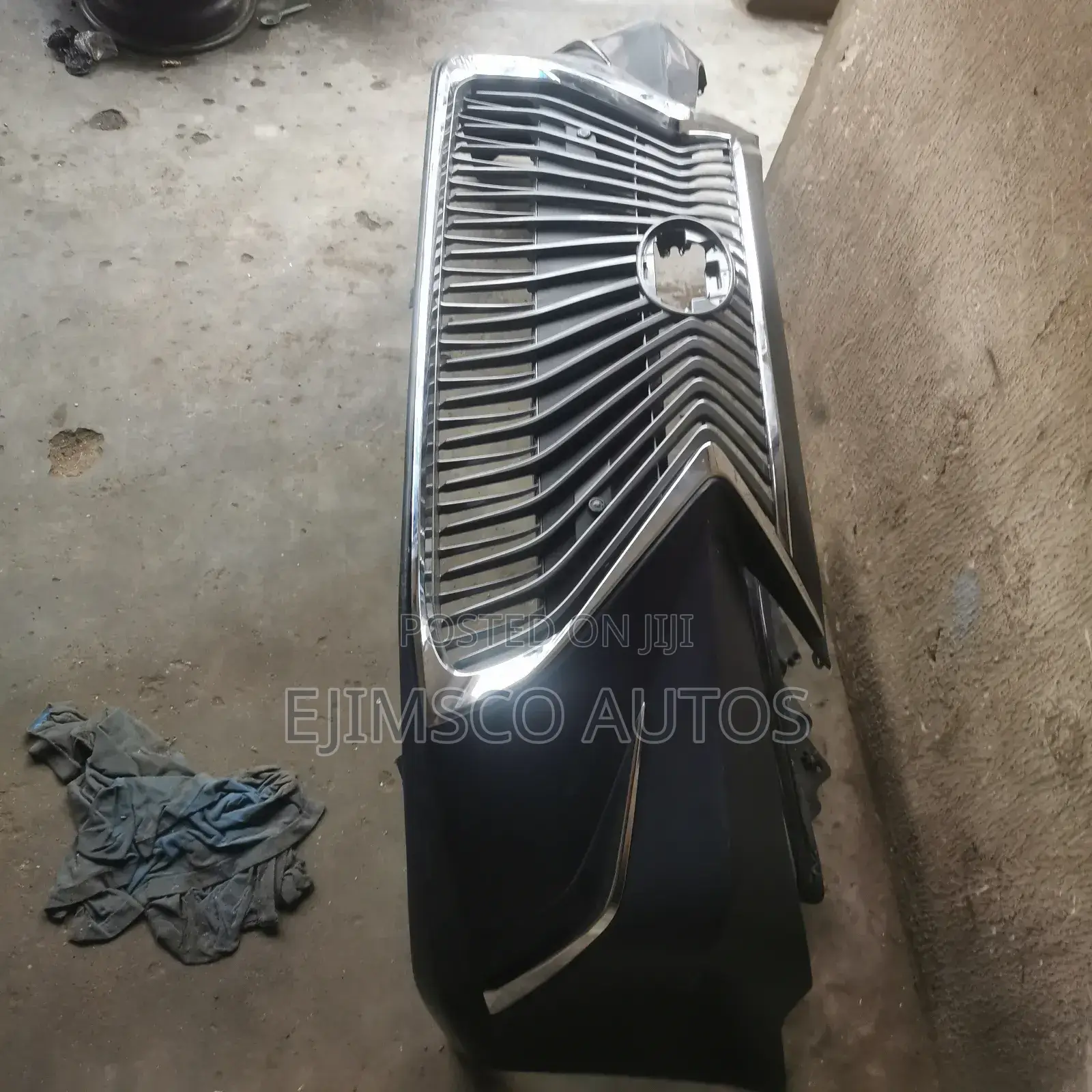 Complete Front Bumper Es 350 2018