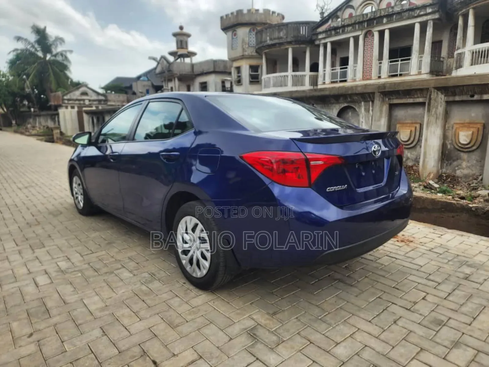 Toyota Corolla SE (1.8L 4cyl 2A) 2019 Blue
