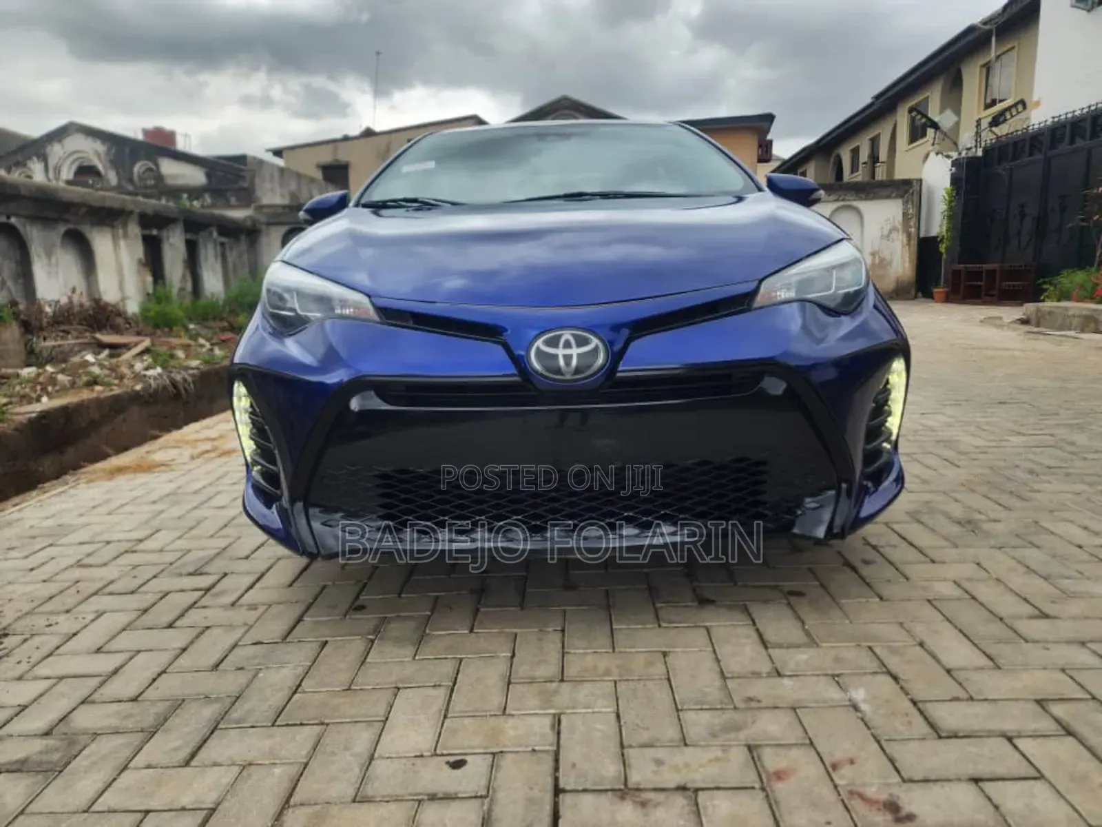 Toyota Corolla SE (1.8L 4cyl 2A) 2019 Blue