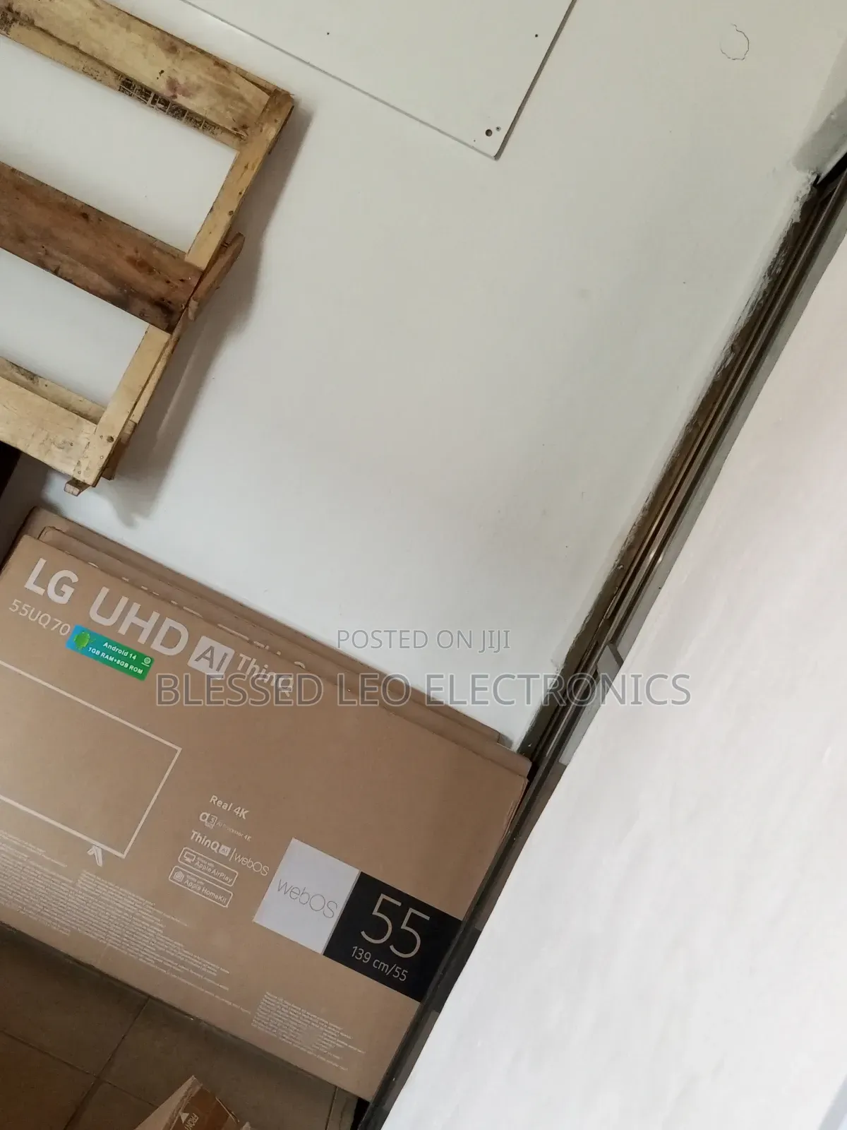 55 Inches With Inbuld Bluetooth Netflix Wifi Facebook Google Interent