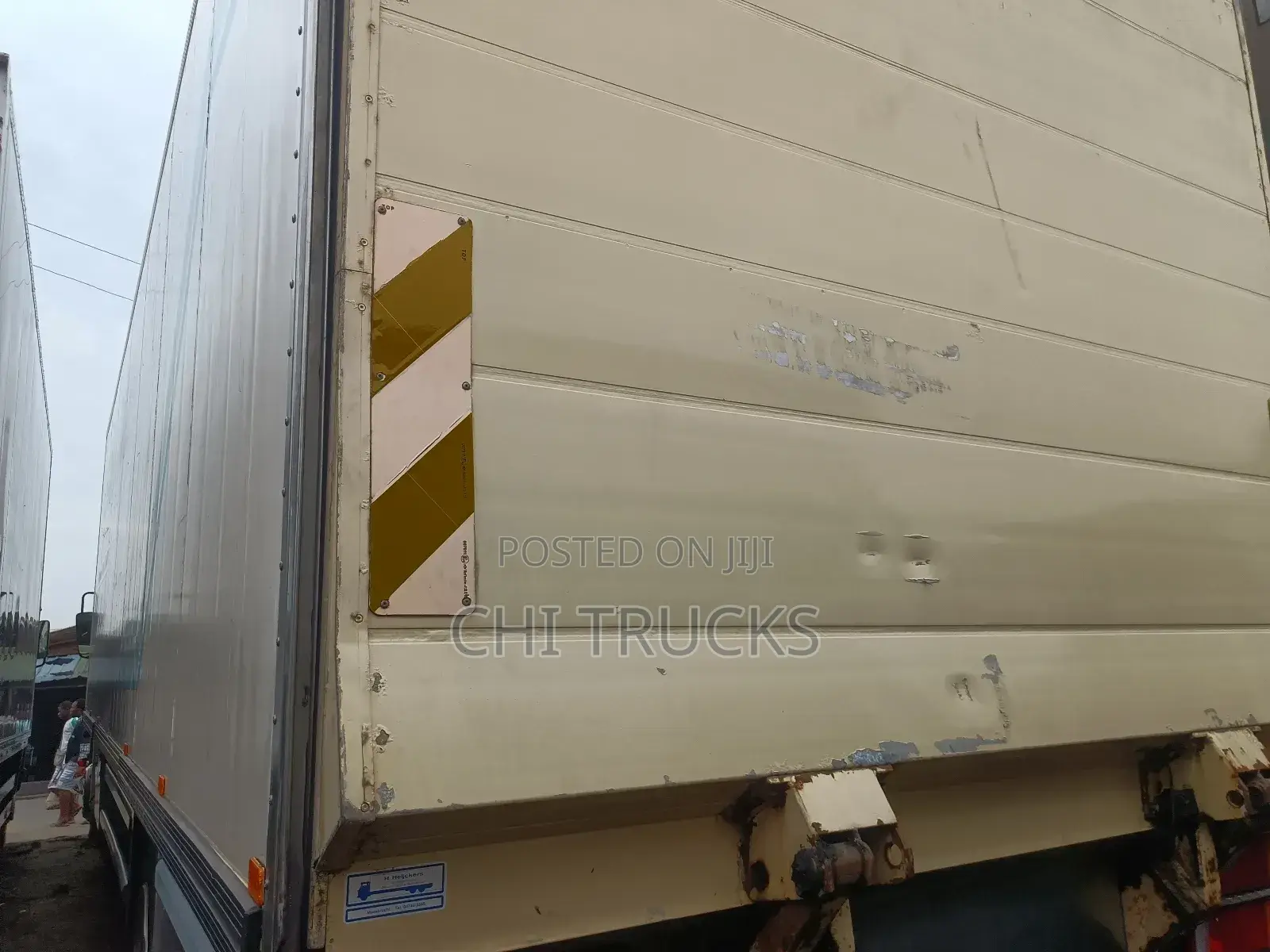 Scania Cargo Truck (Yellow)