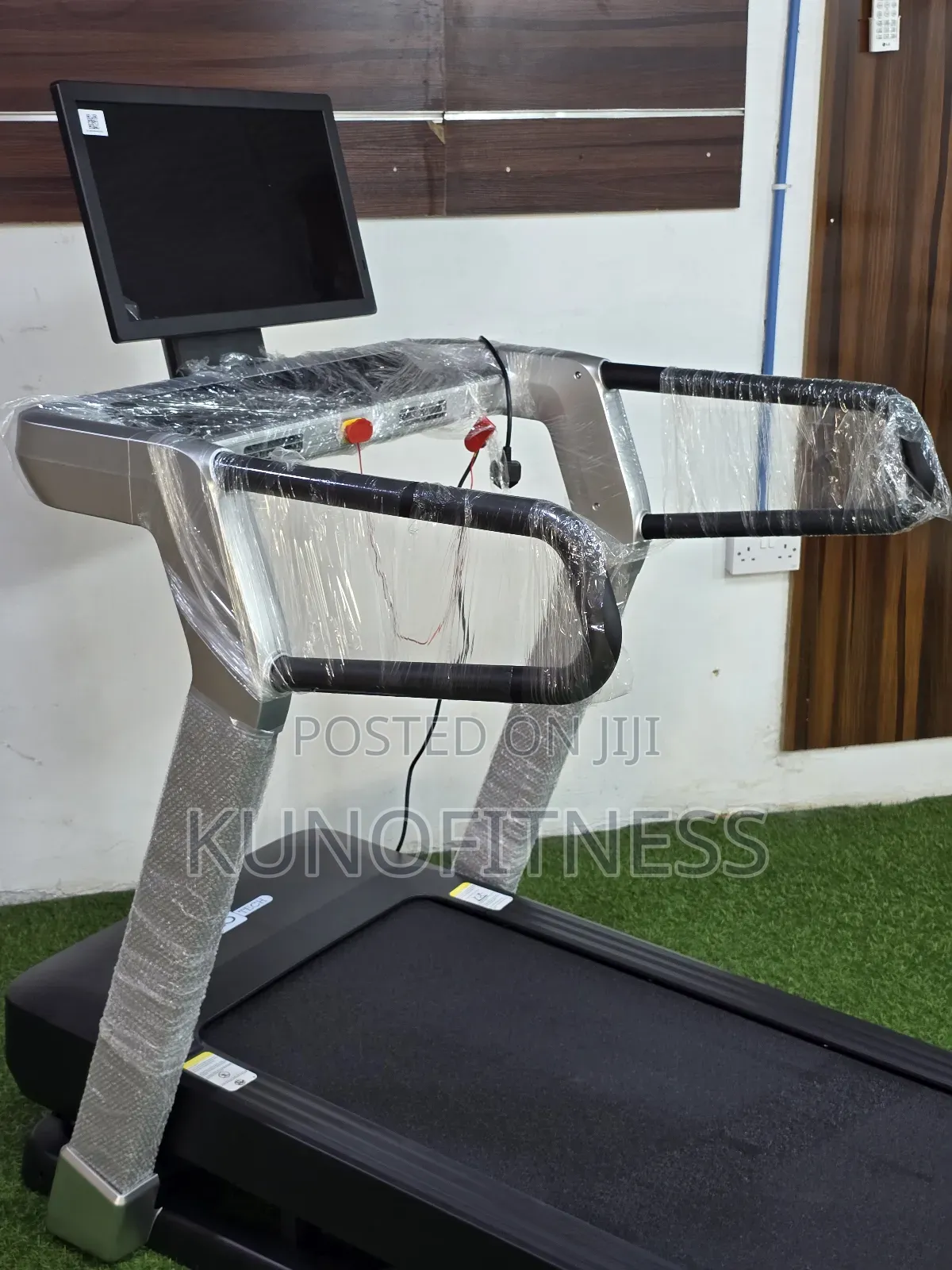 Heavy-Duty Treadmill - Max User 150kg - 5hp Motor