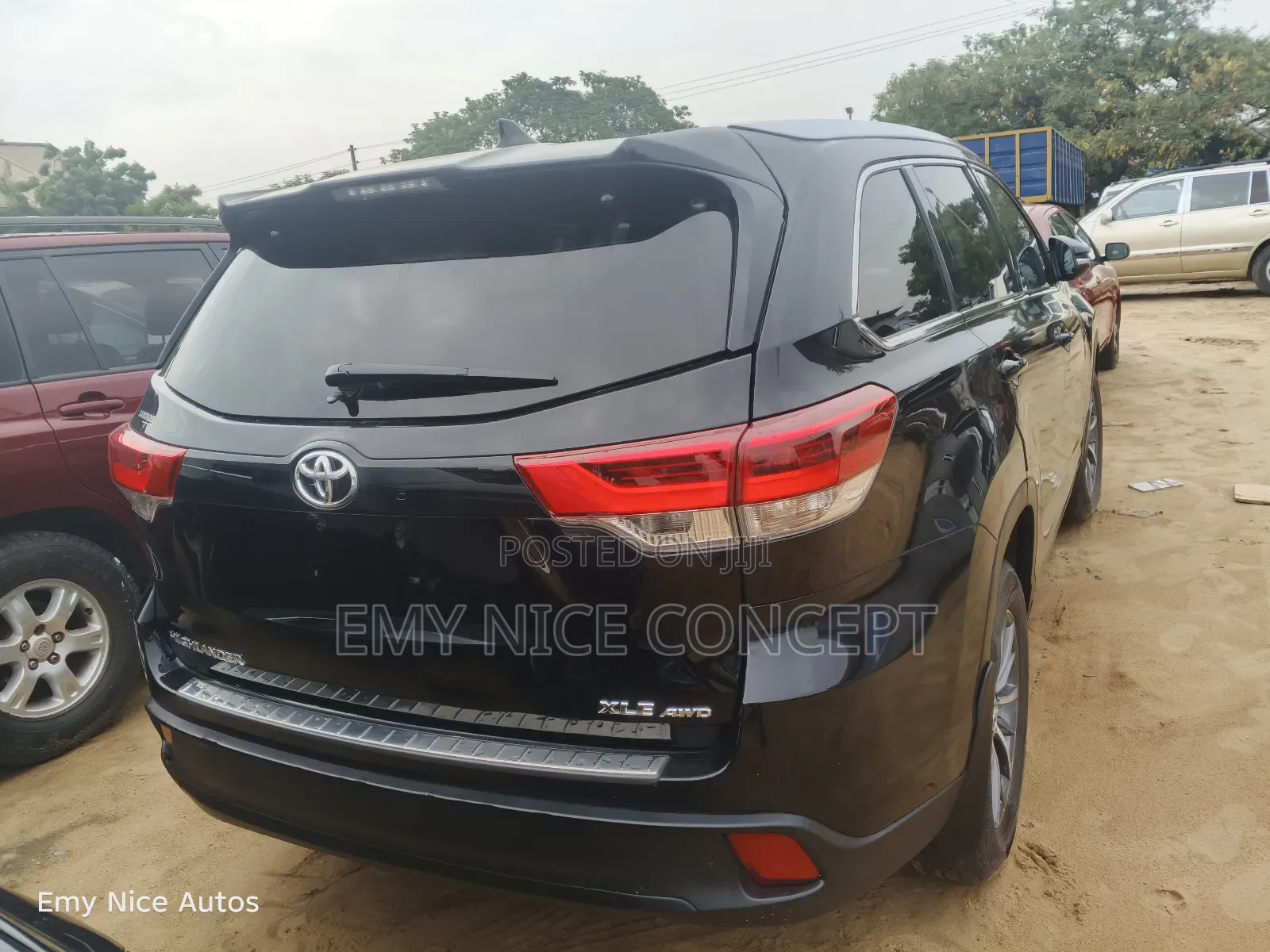Toyota Highlander XLE 4x4 V6 (3.5L 6cyl 8A) 2018 Black