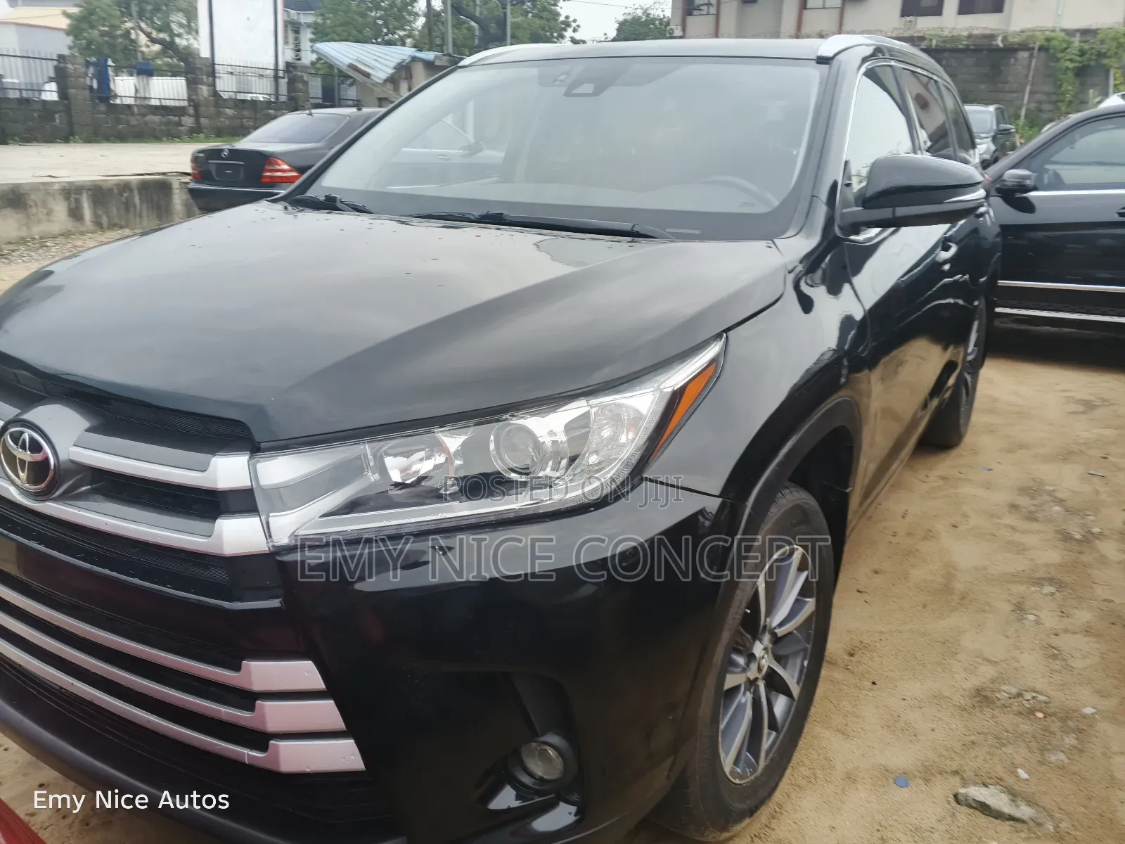 Toyota Highlander XLE 4x4 V6 (3.5L 6cyl 8A) 2018 Black