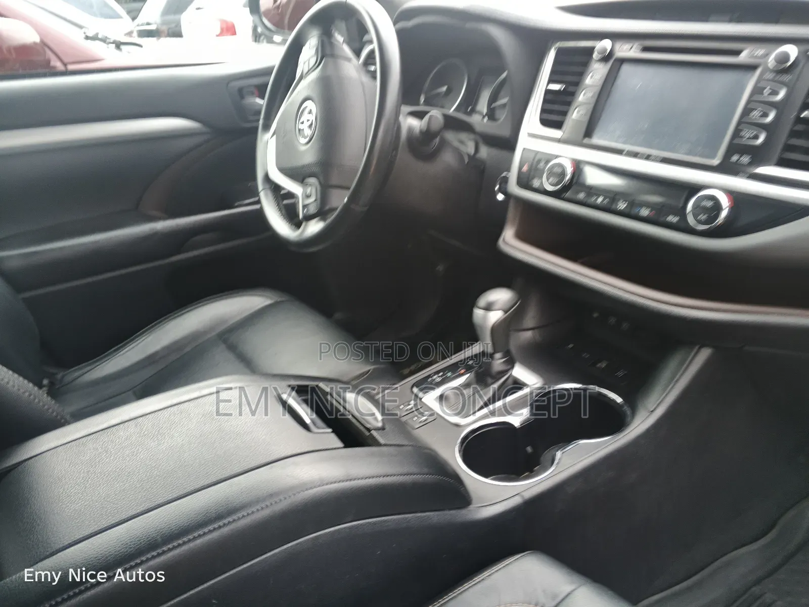 Toyota Highlander XLE 4x4 V6 (3.5L 6cyl 8A) 2018 Black