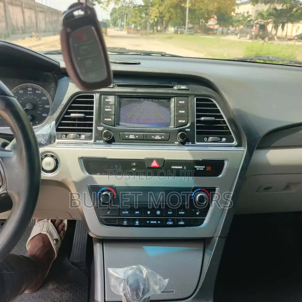 Hyundai Sonata Sport 4dr Sedan (2.4L 4cyl 6A) 2015 Silver