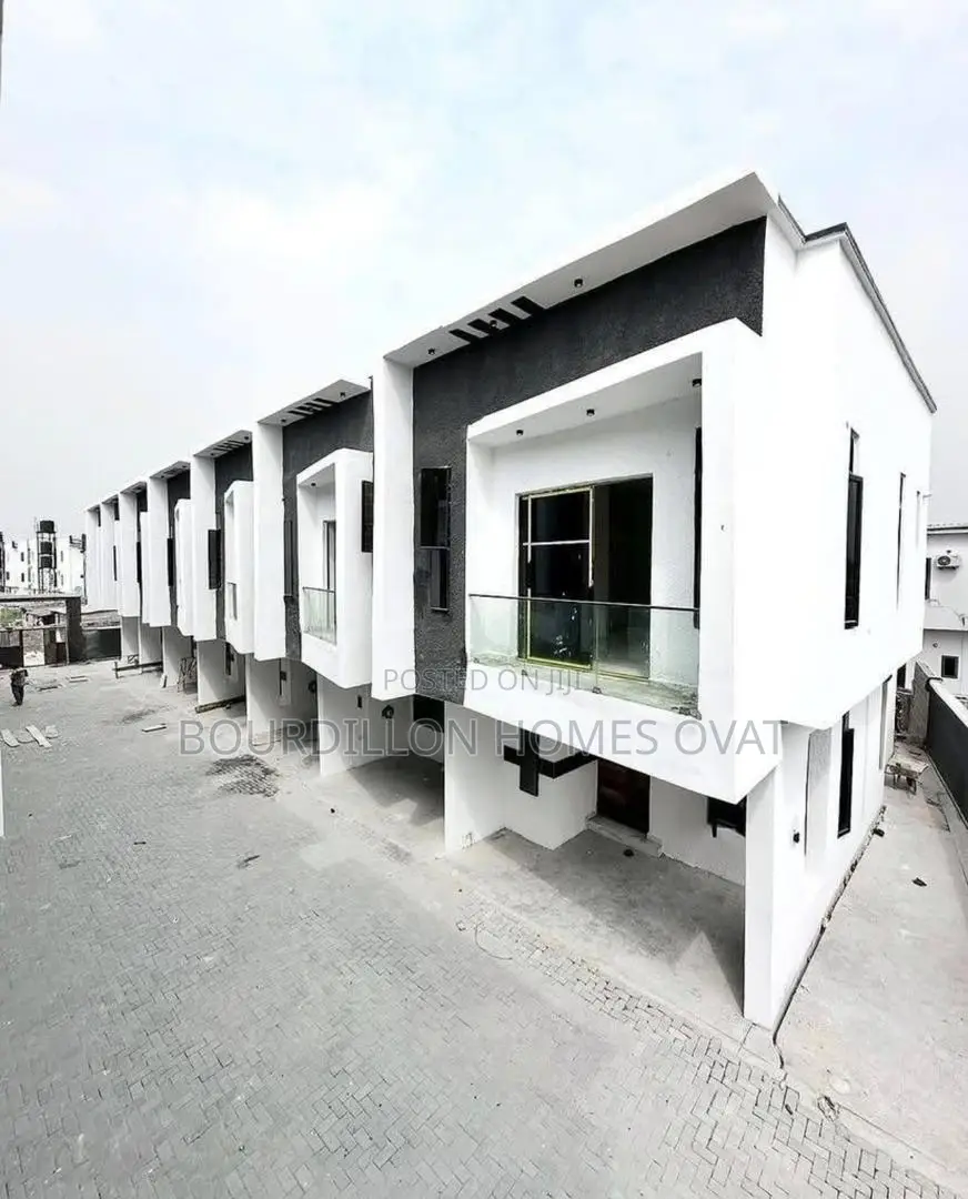 4bdrm Duplex in Ikota for sale