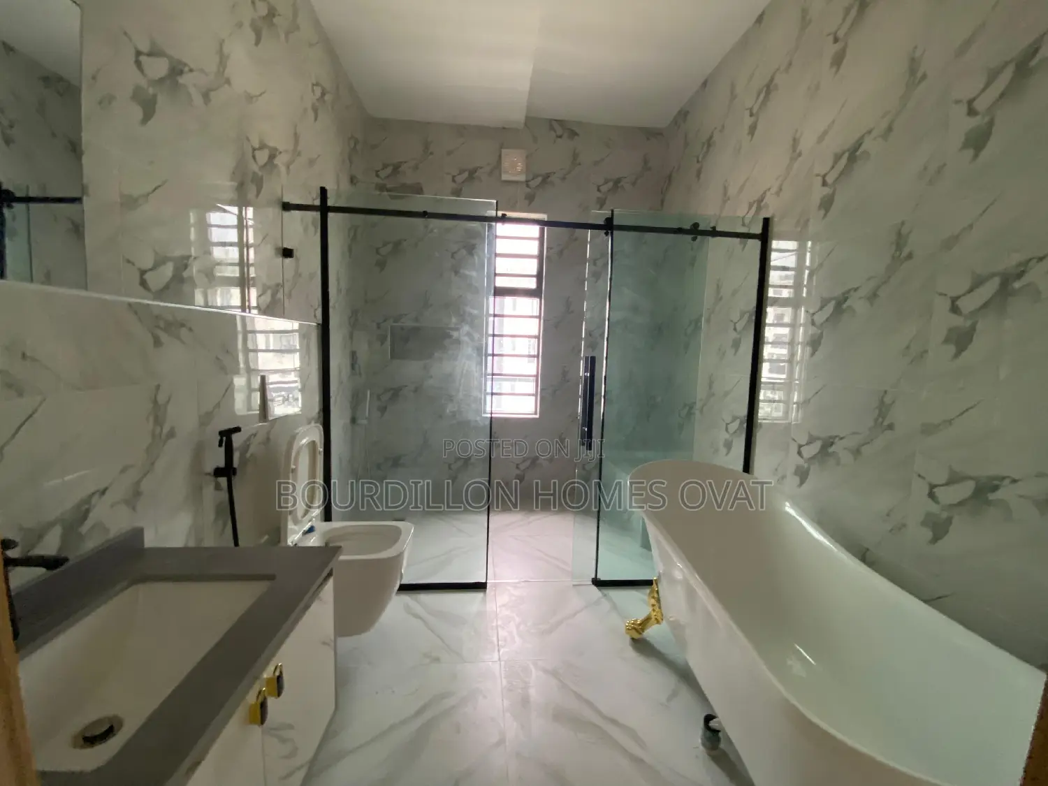 4bdrm Duplex in Ikota for sale