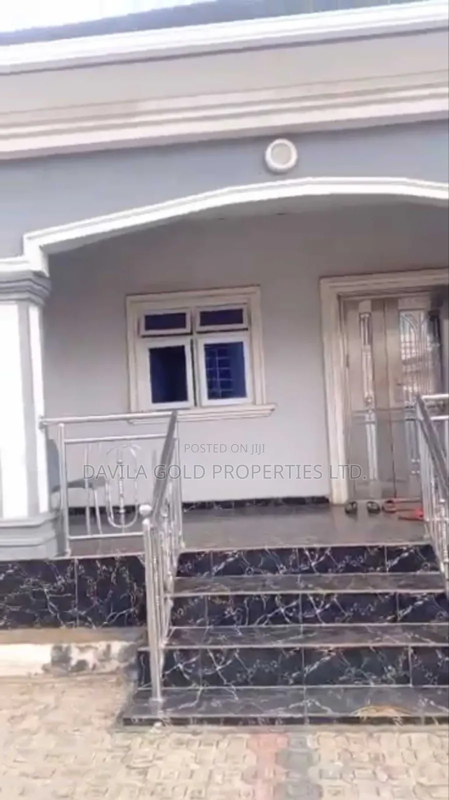 7bdrm Block of Flats in Benin City for sale