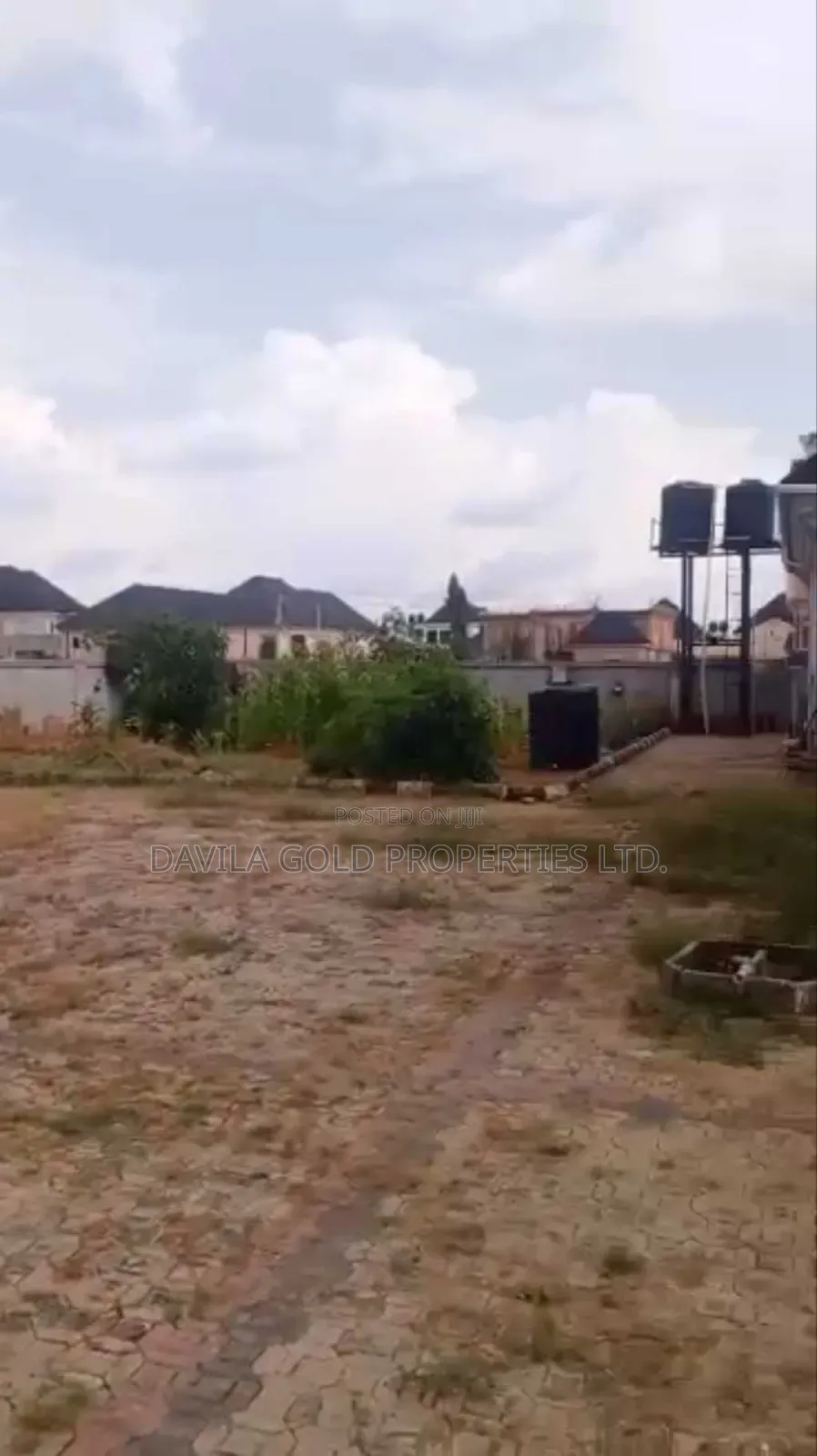 7bdrm Block of Flats in Benin City for sale