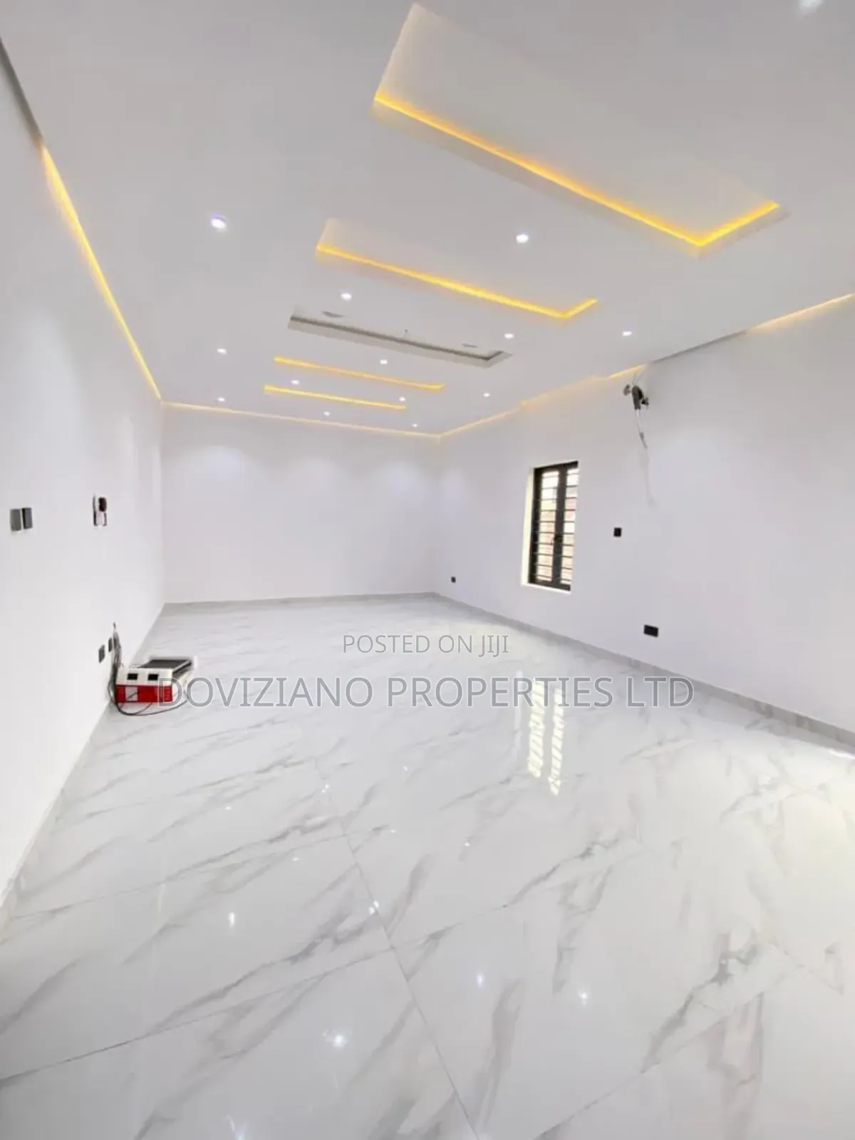 5bdrm Duplex in Ikota for sale
