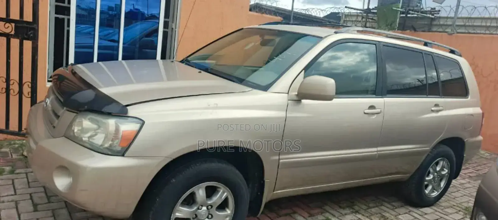 Toyota Highlander V6 FWD 2004 Gold