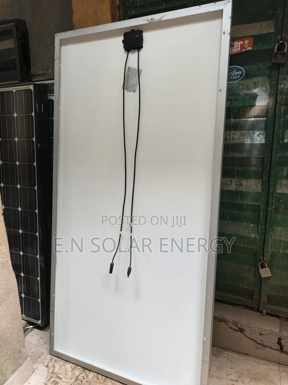 360watts Solar Panels (72 Cell)Direct Uk Use Available