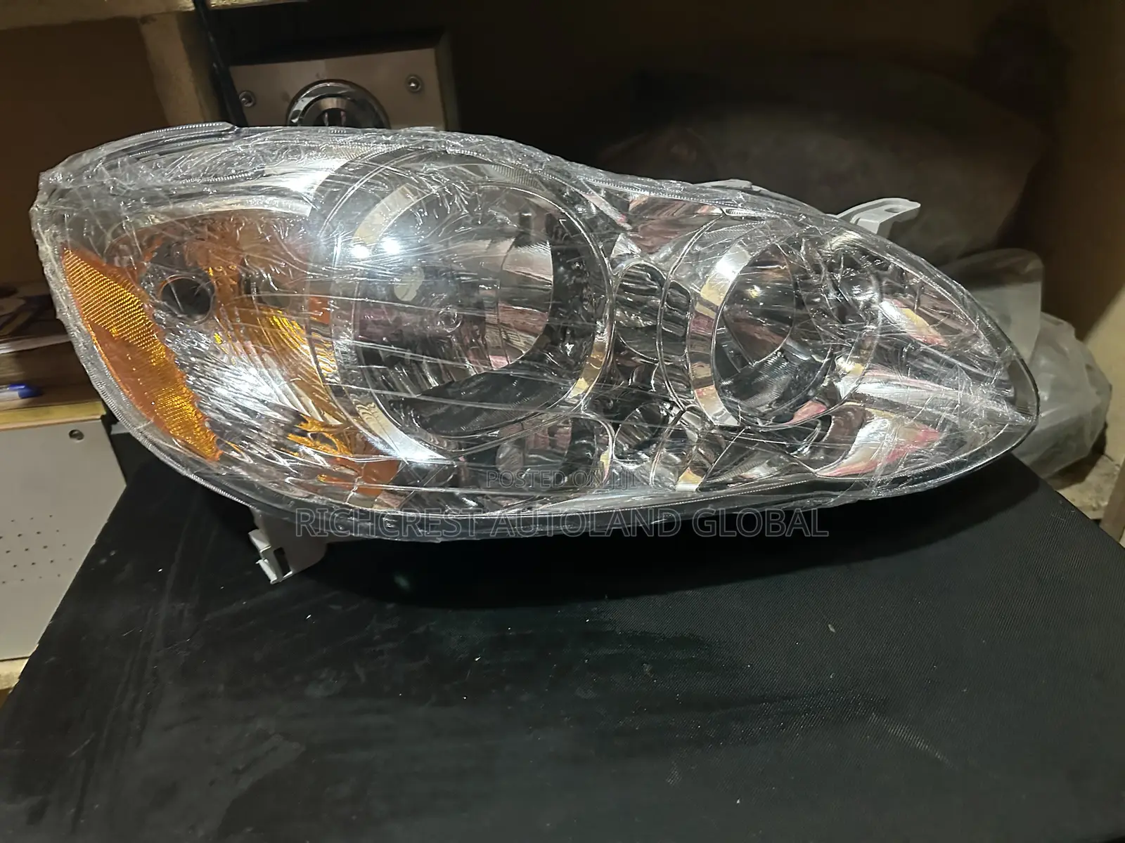 Toyota Corolla 2003-2007 Headlights/ Headlamps