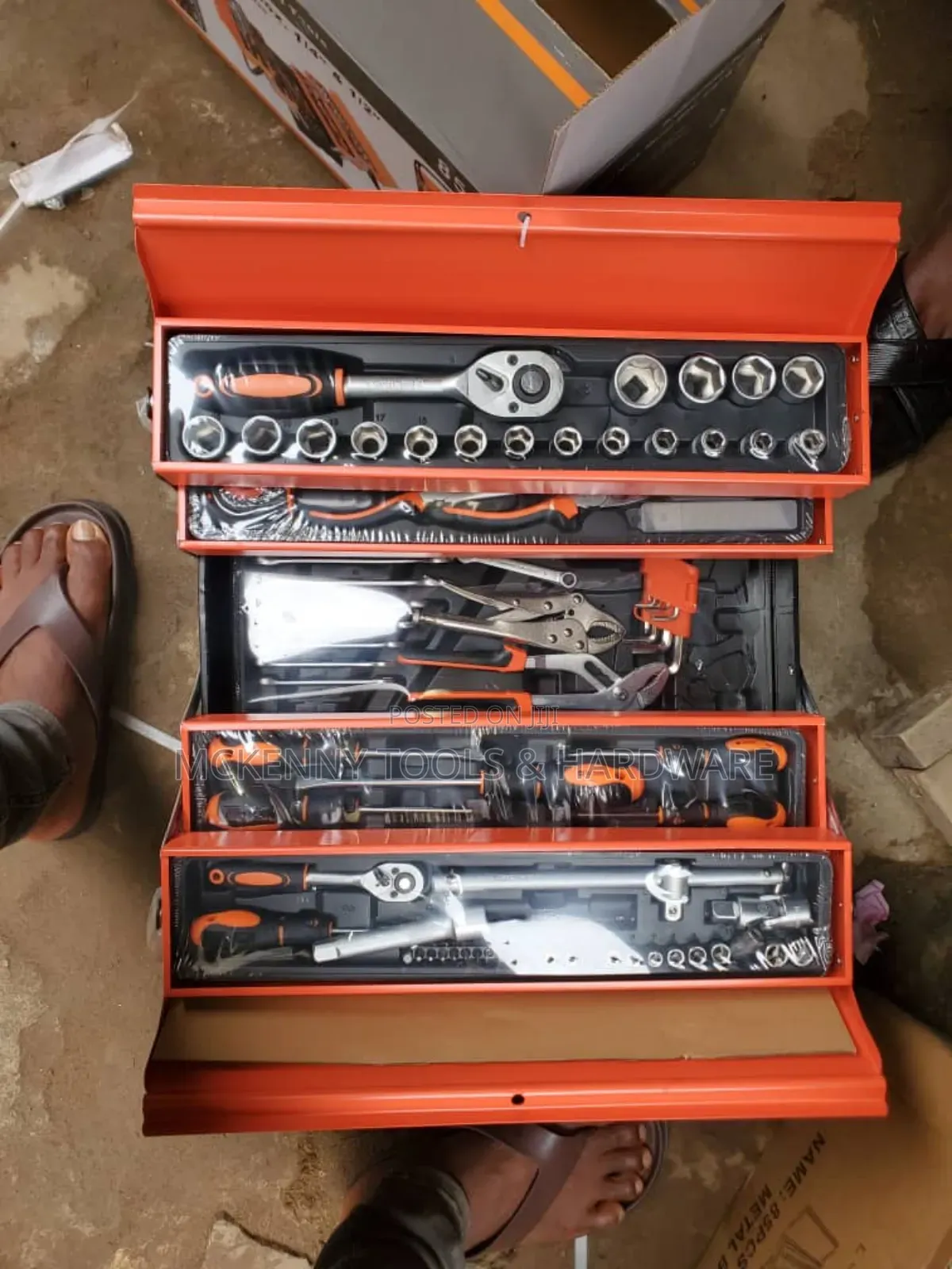 85pcs Tool Set With Metal Box 5 Tier Cantii-lever