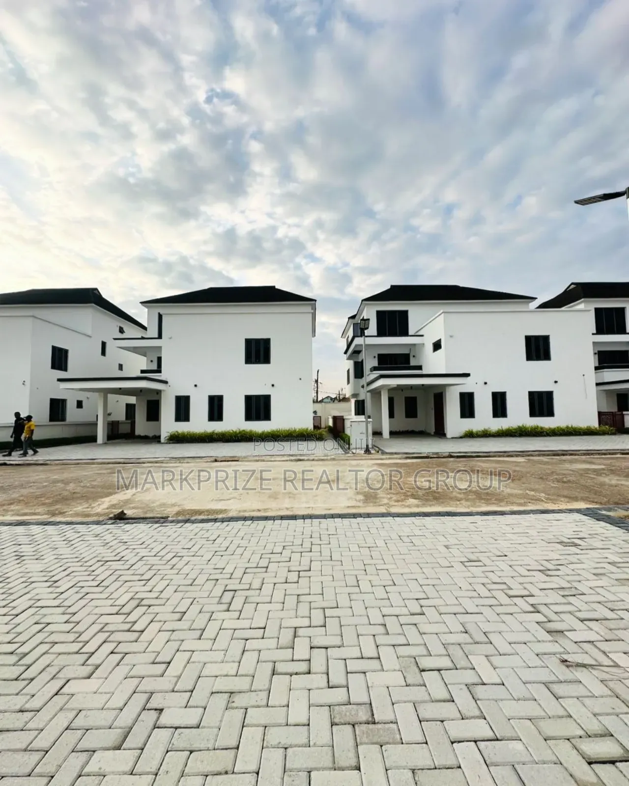 5bdrm Duplex in Ikeja Gra Lagos for sale