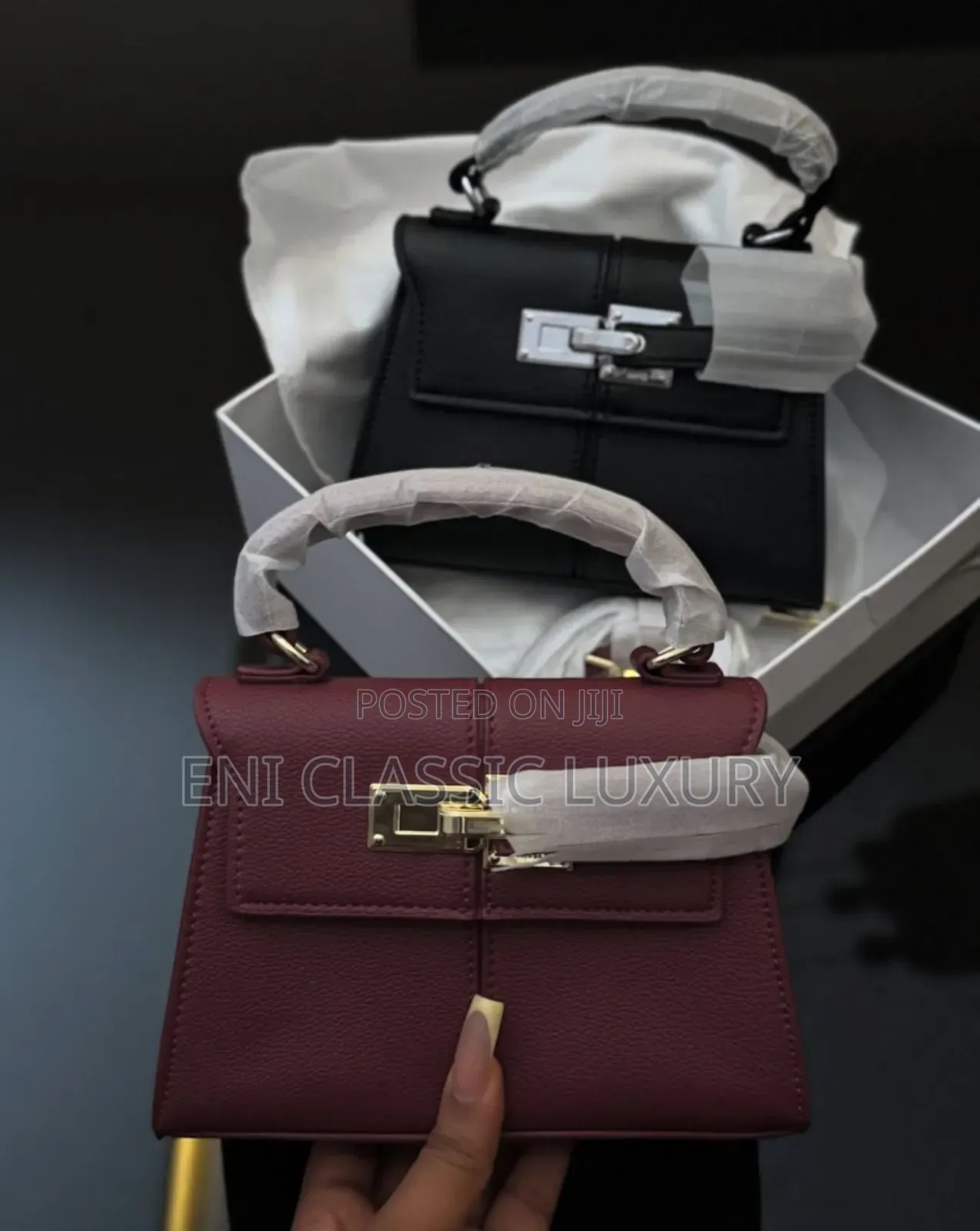 Very Good Quality Luxury Women's Handbags Well Banded