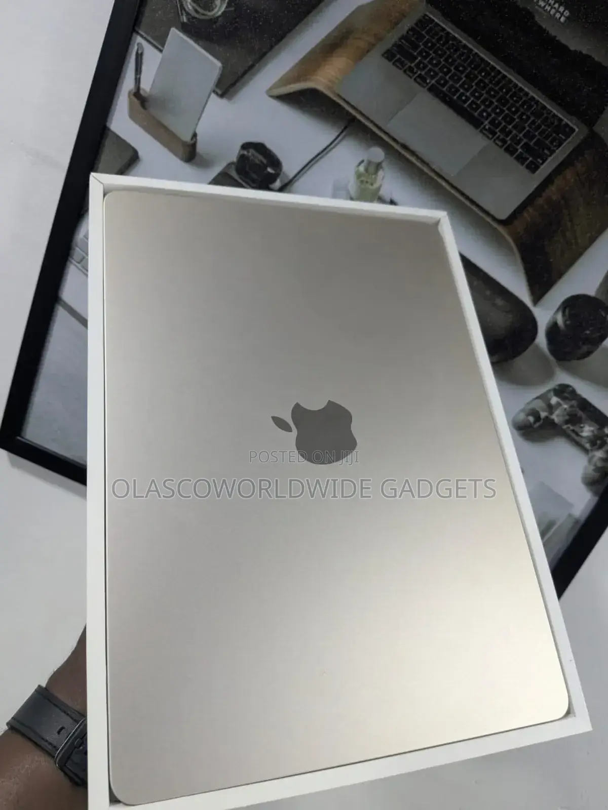 New Laptop Apple MacBook Air 2023 M2 16GB Apple M2 SSD 256GB