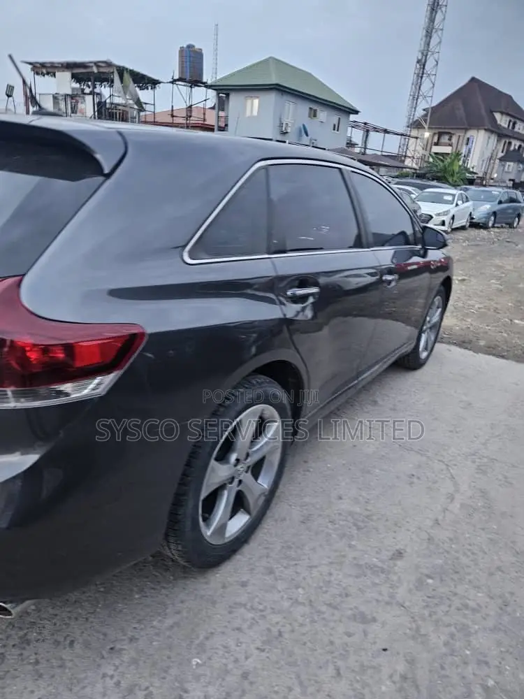 Toyota Venza Limited AWD V6 2013 Gray