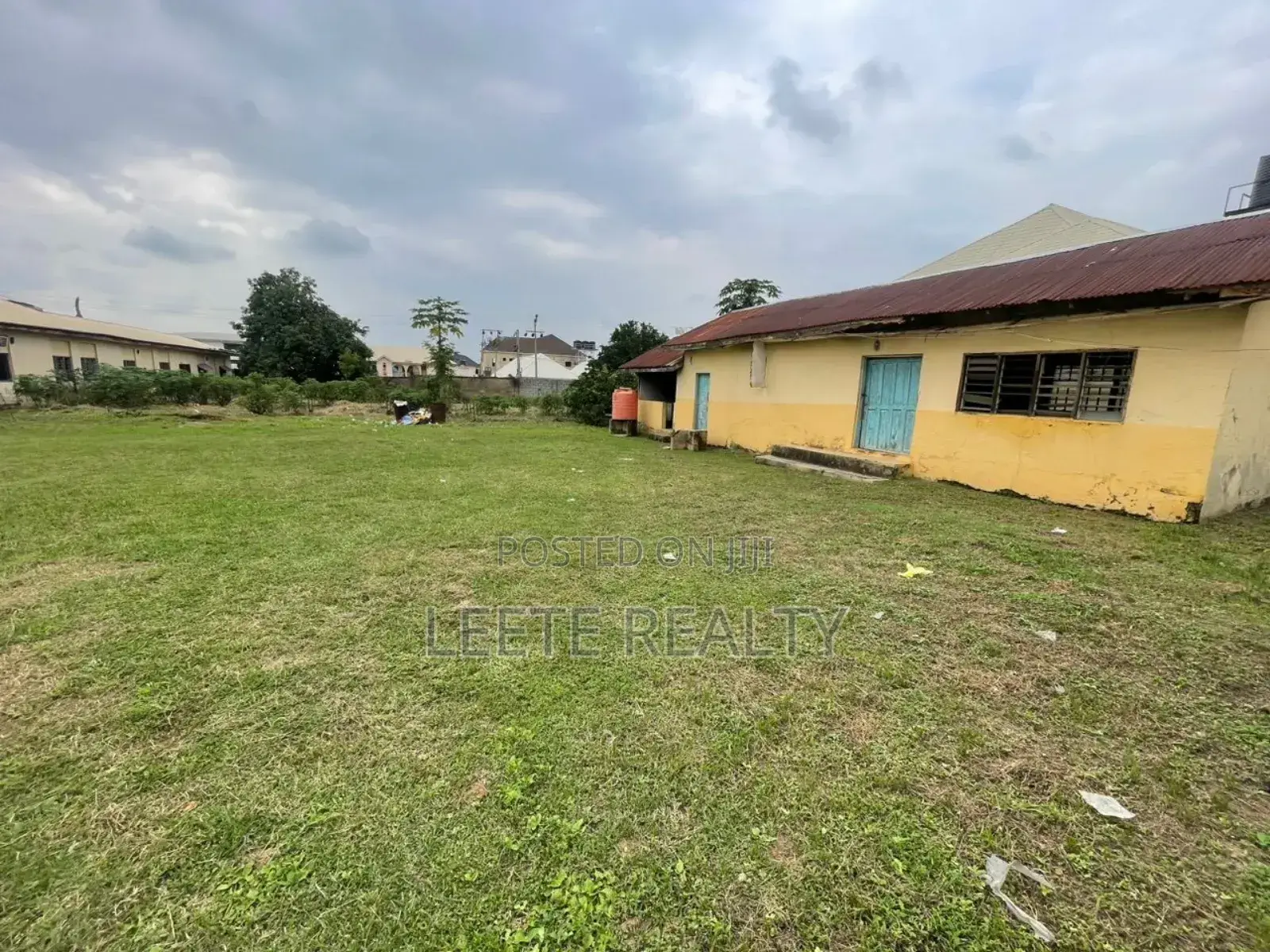 15bdrm House in Kubwa for sale