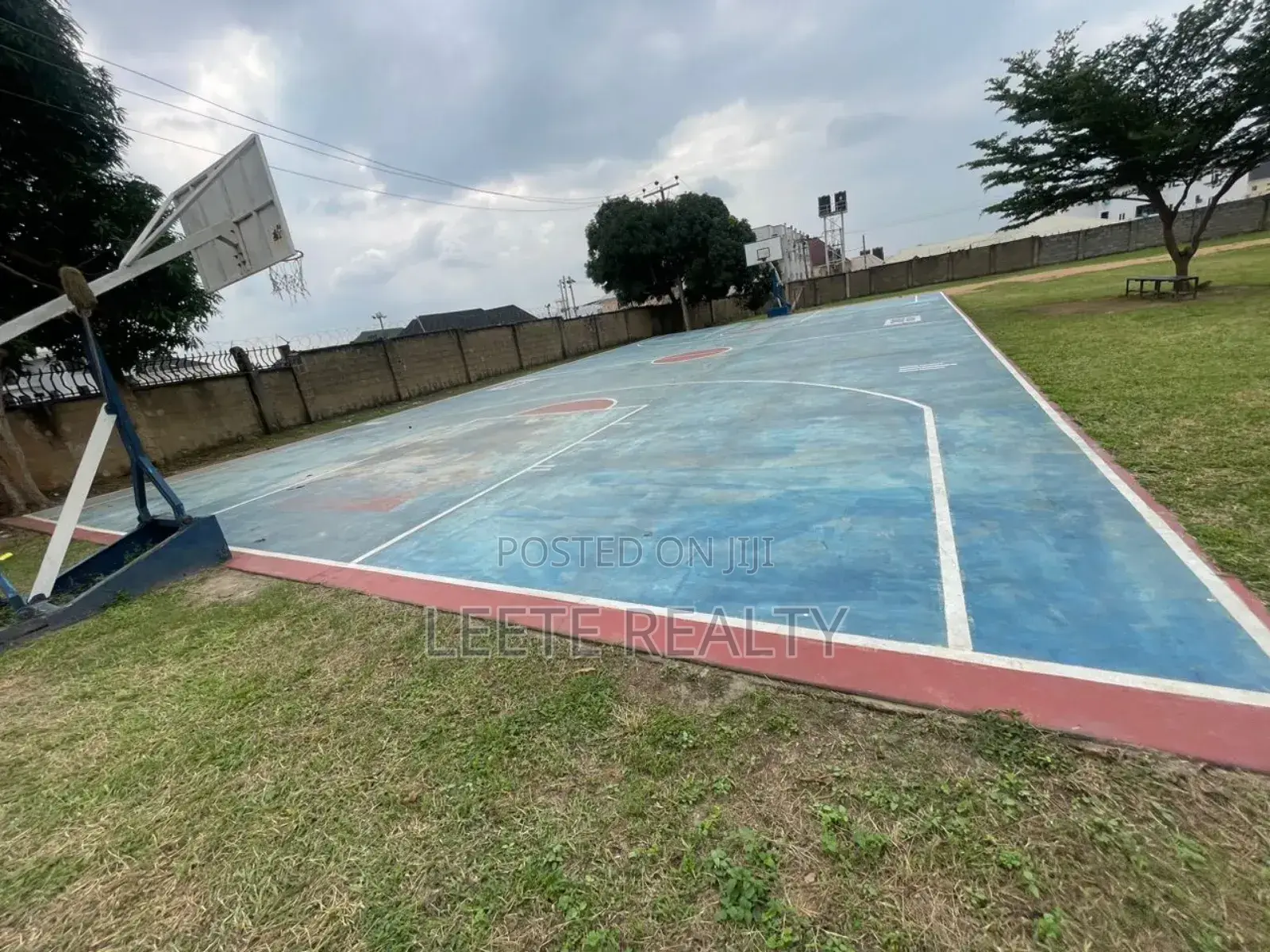 15bdrm House in Kubwa for sale