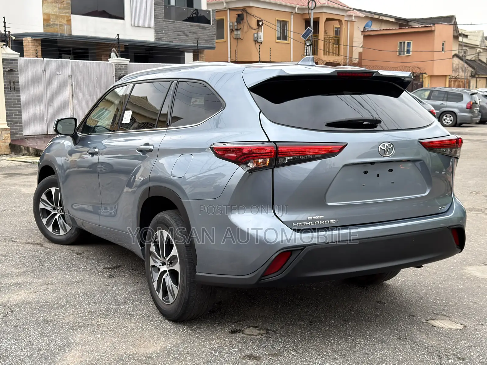 Toyota Highlander XLE 2021 Blue