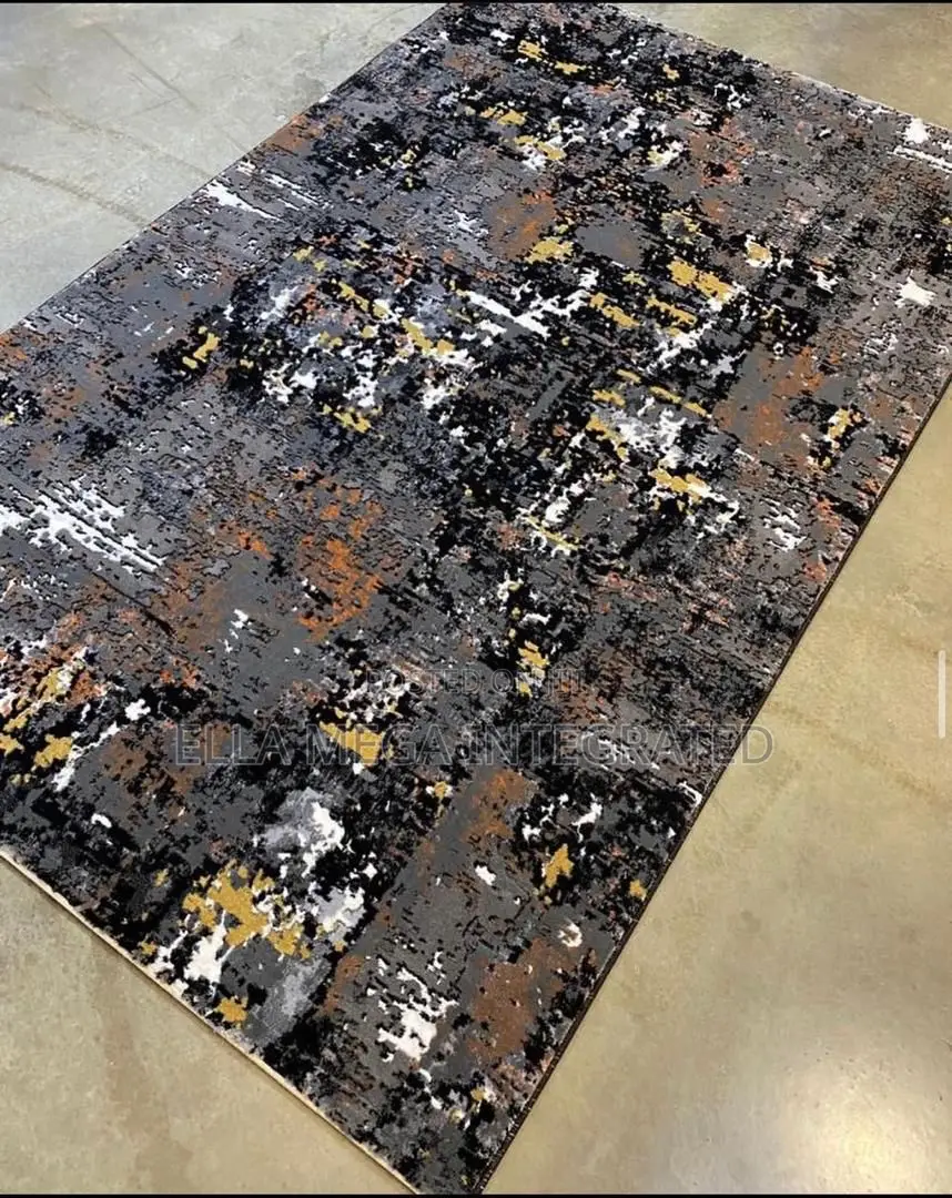 Center Rug in 7 by 10